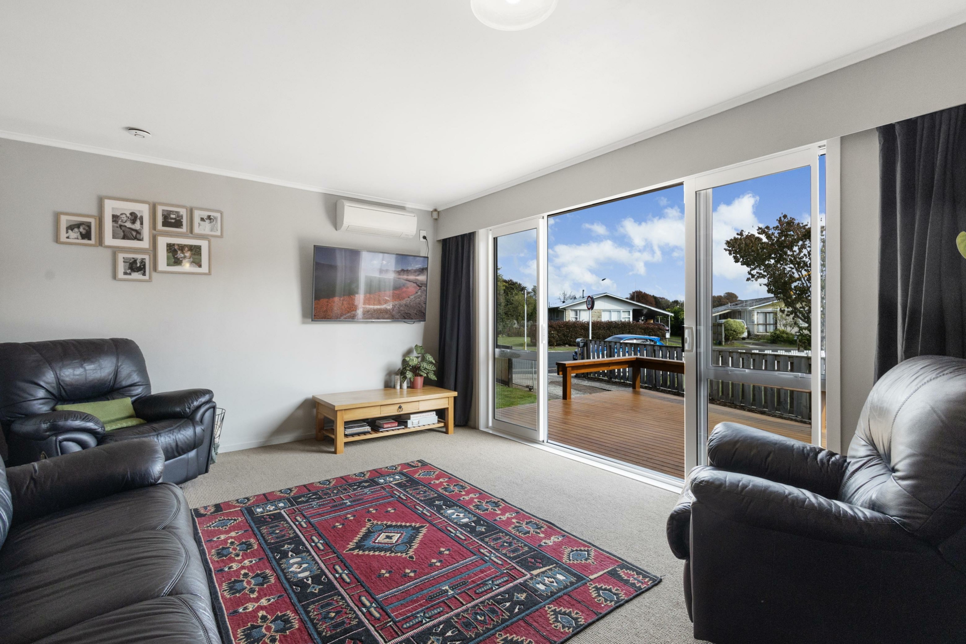 34 Rhonda Avenue, DEANWELL