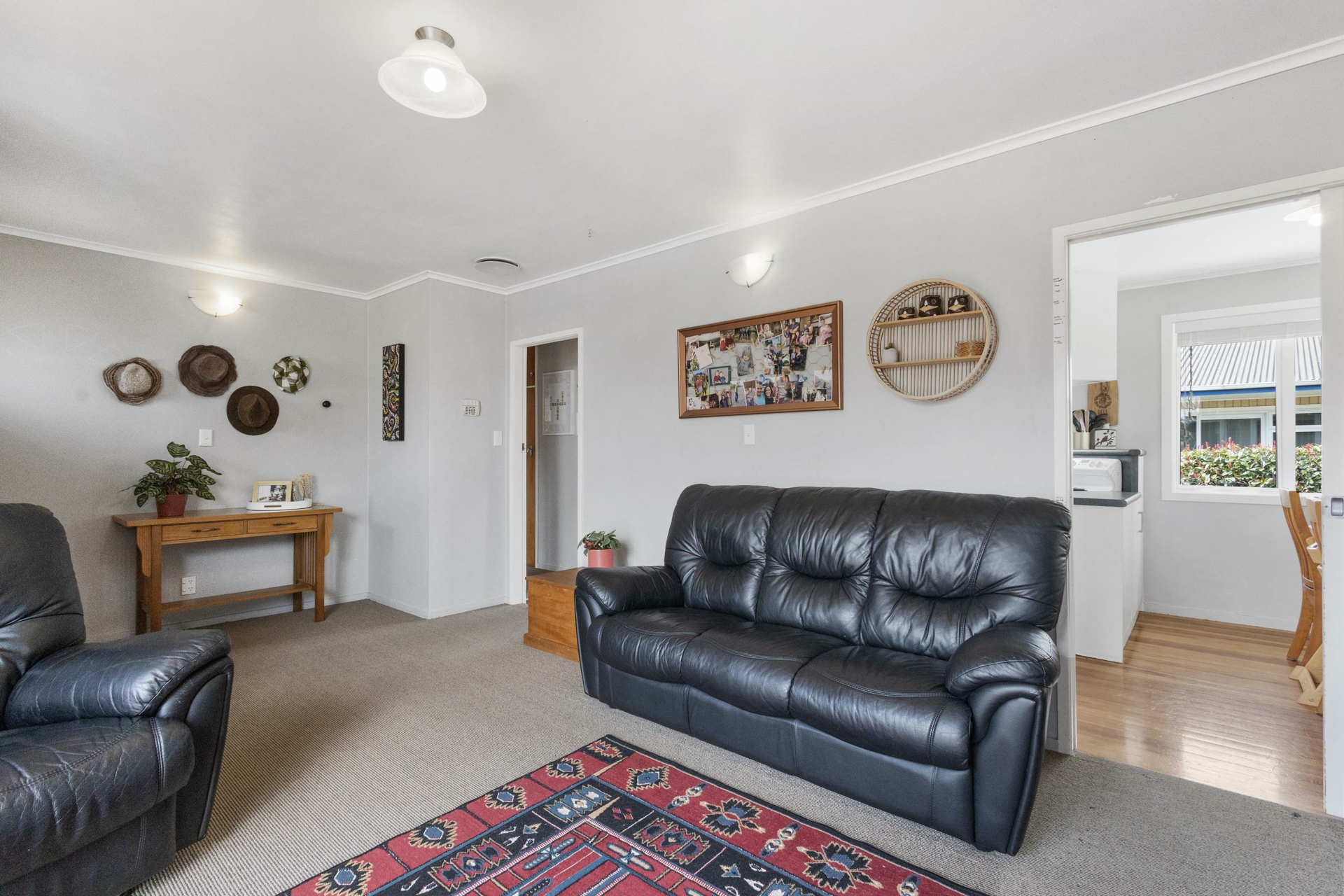 34 Rhonda Avenue, DEANWELL