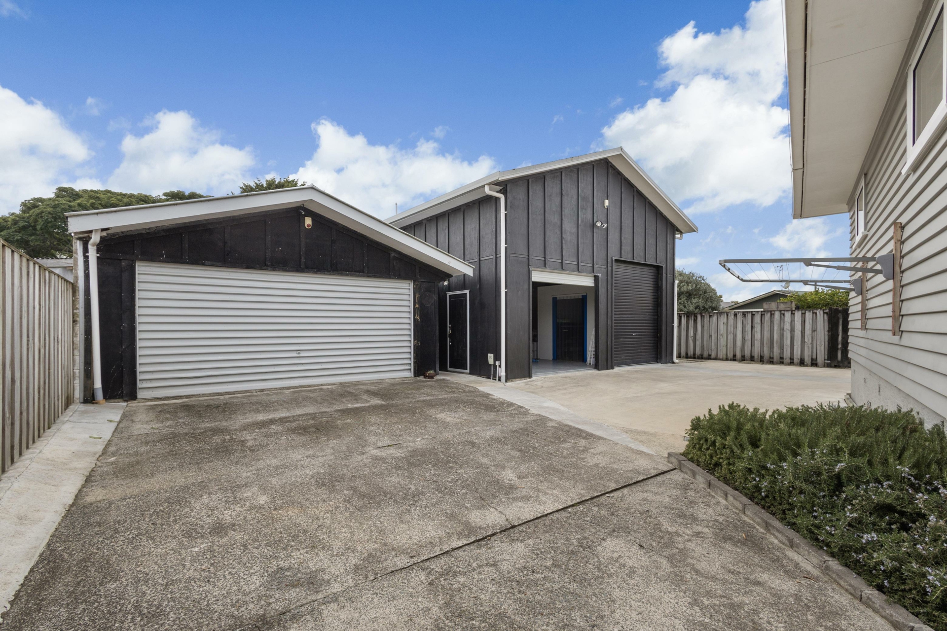 34 Rhonda Avenue, DEANWELL