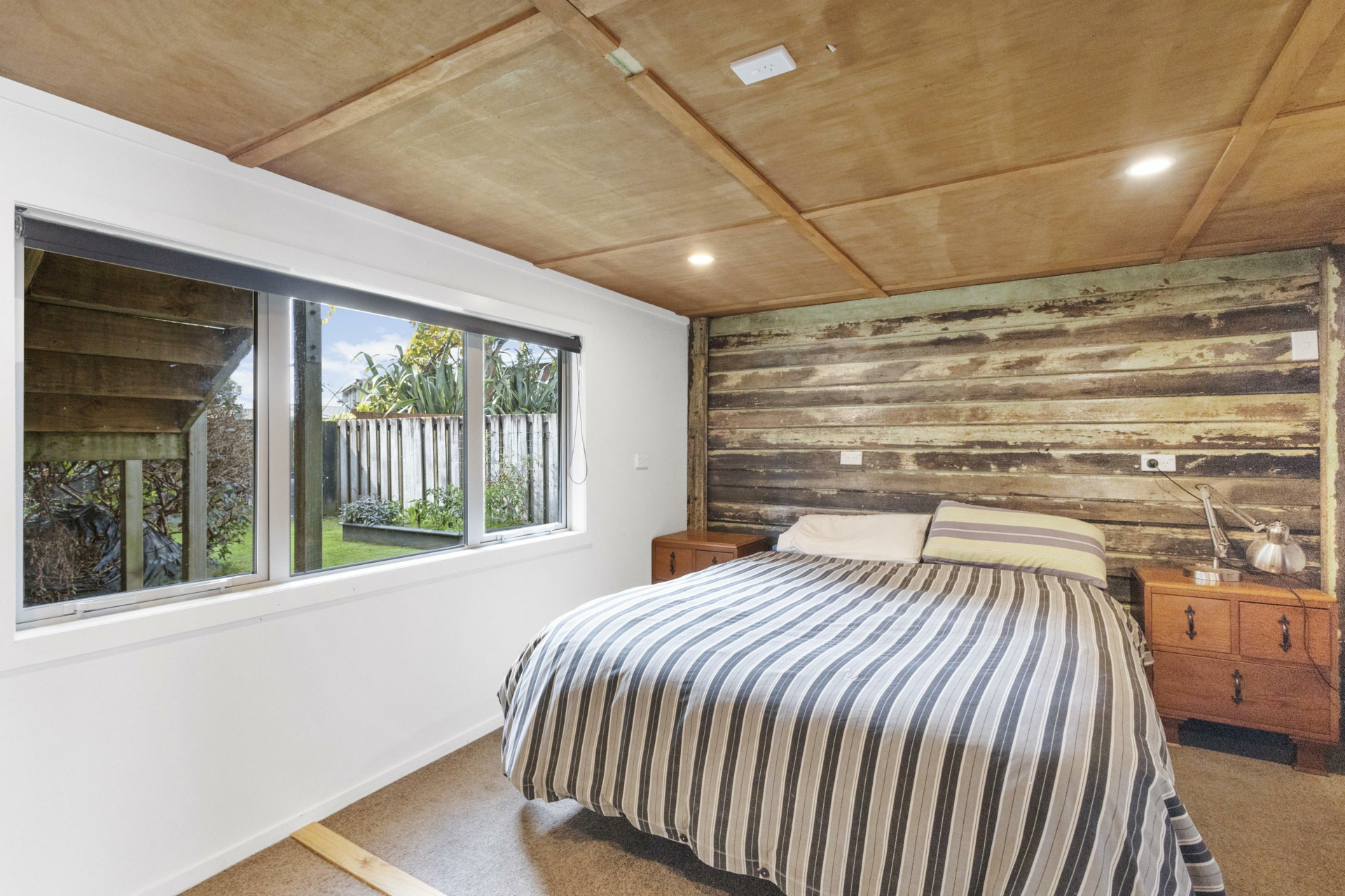 34 Rhonda Avenue, DEANWELL