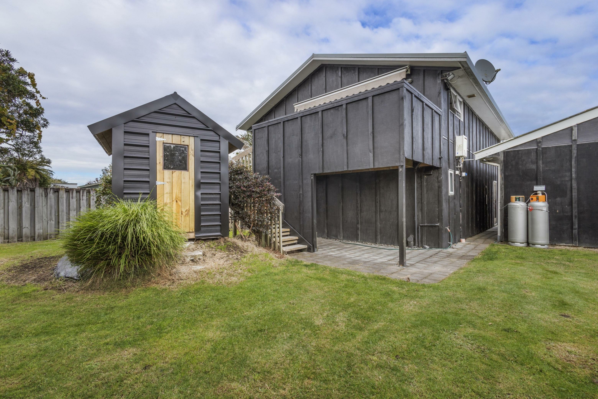 34 Rhonda Avenue, DEANWELL