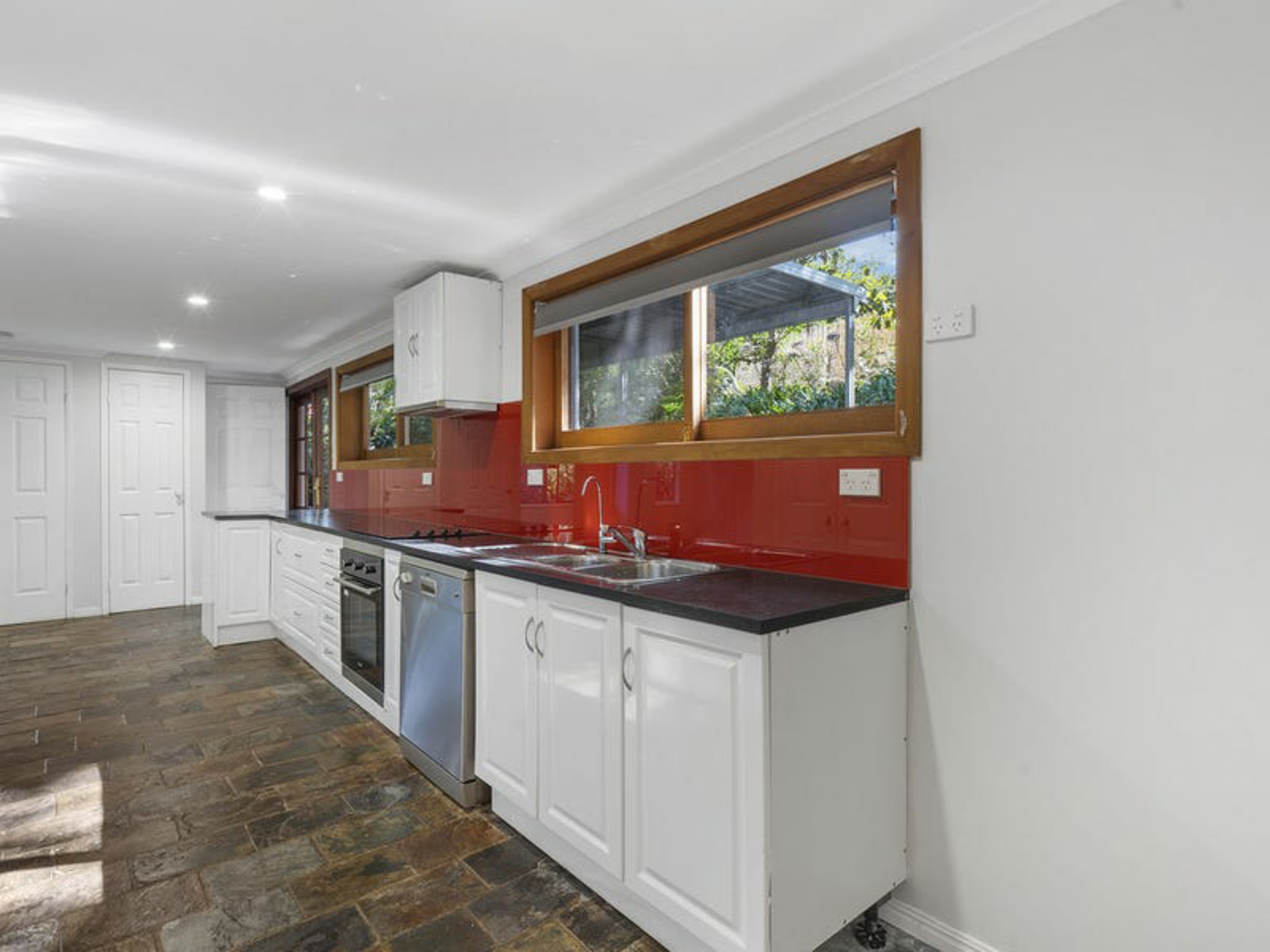 60 Pacific Parade, TAMBORINE MOUNTAIN