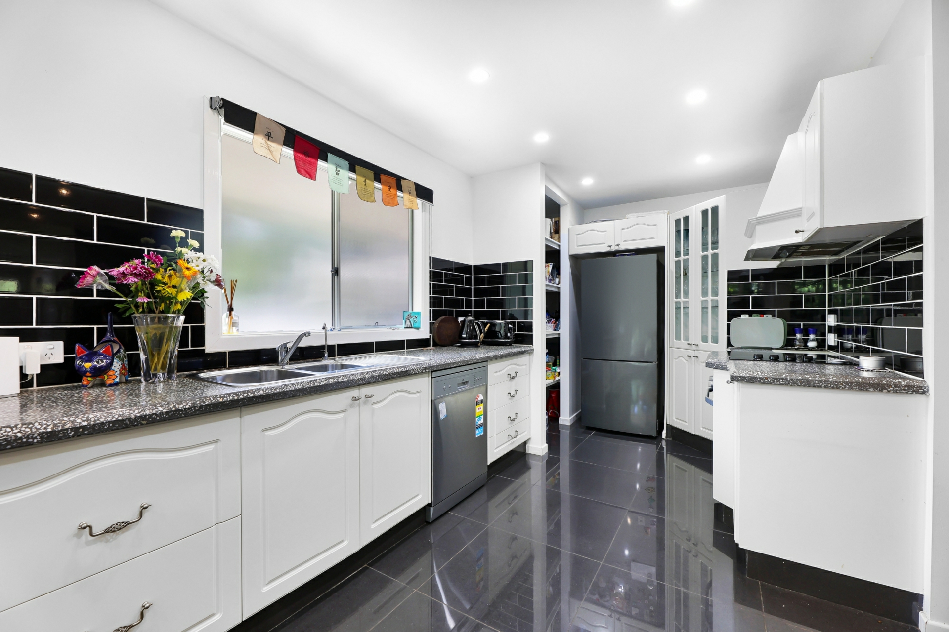 14 Kinabalu Drive, TAMBORINE MOUNTAIN