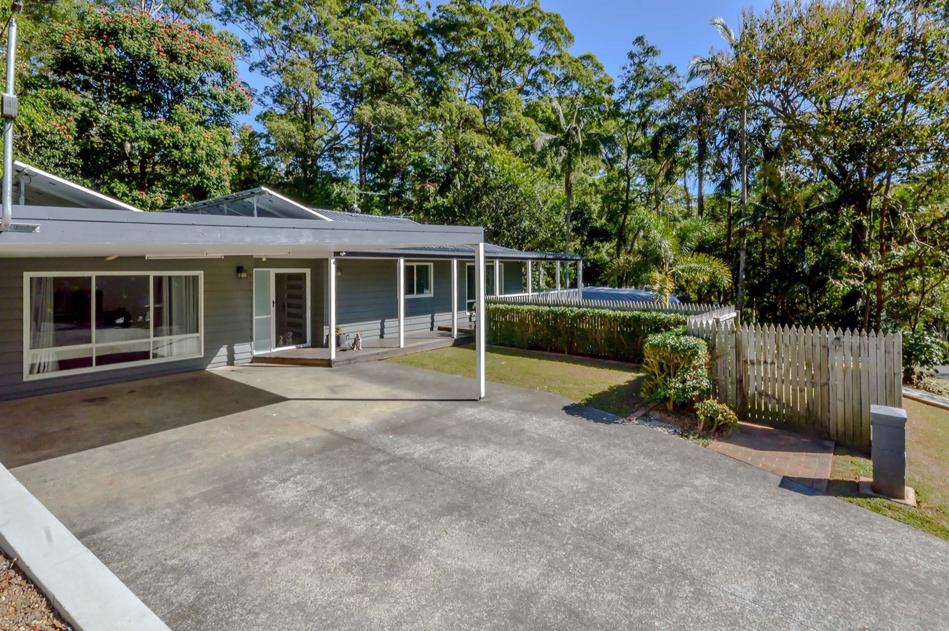 14 Kinabalu Drive, TAMBORINE MOUNTAIN
