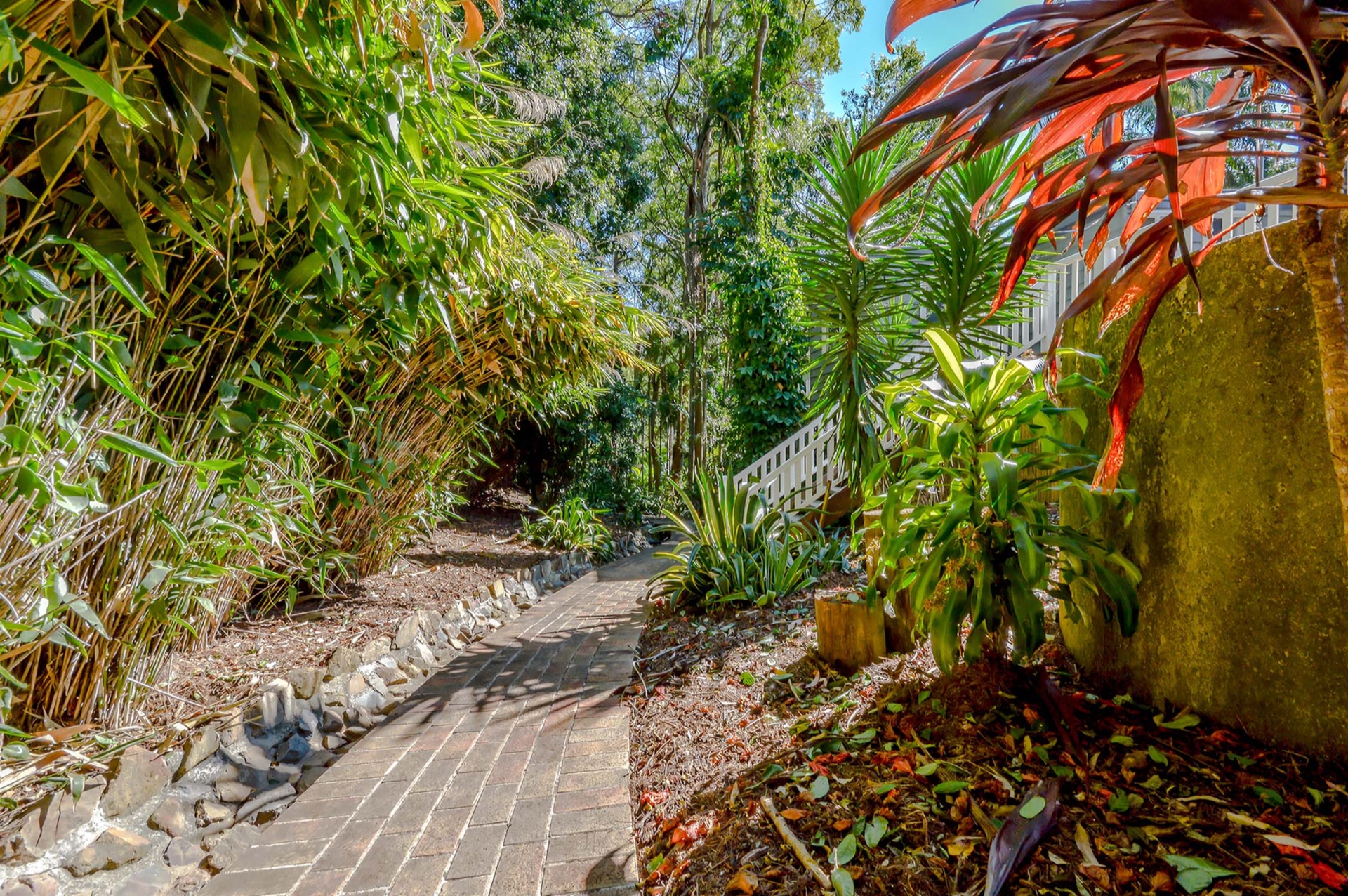 14 Kinabalu Drive, TAMBORINE MOUNTAIN