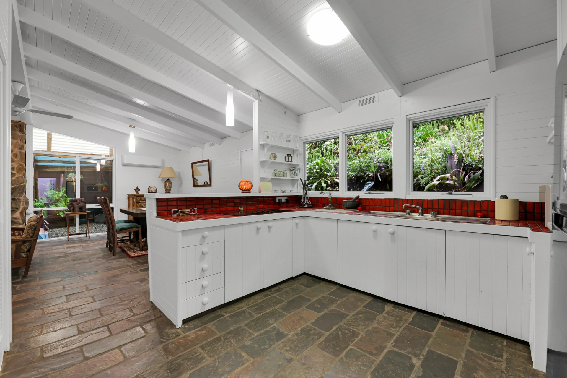 14 Salvia Drive, TAMBORINE MOUNTAIN