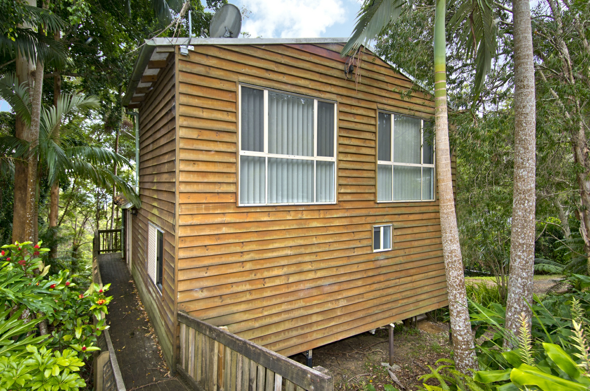 33 Kinabalu Drive, TAMBORINE MOUNTAIN