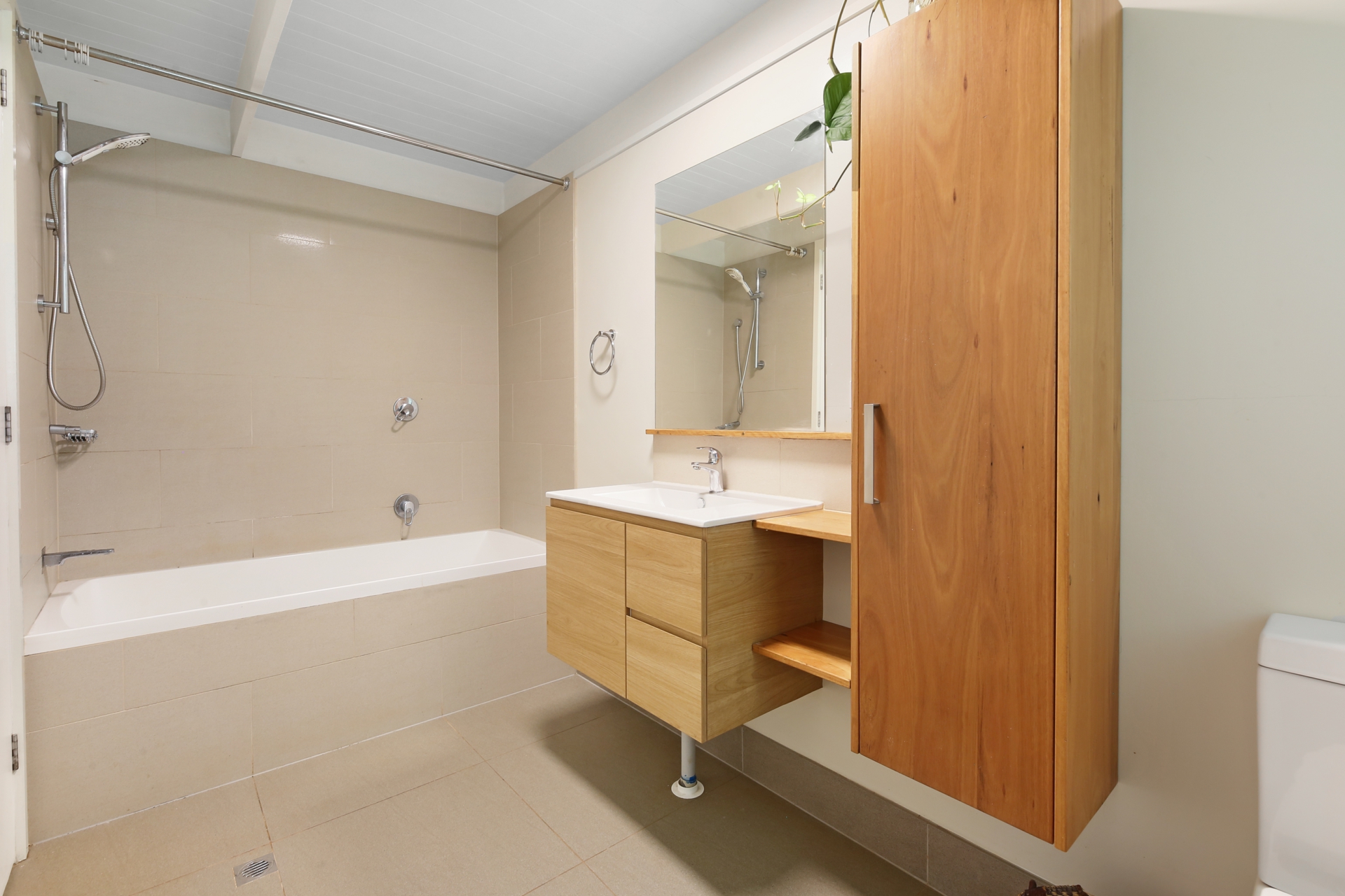 206 Main Western Road — photo 5 of 19
