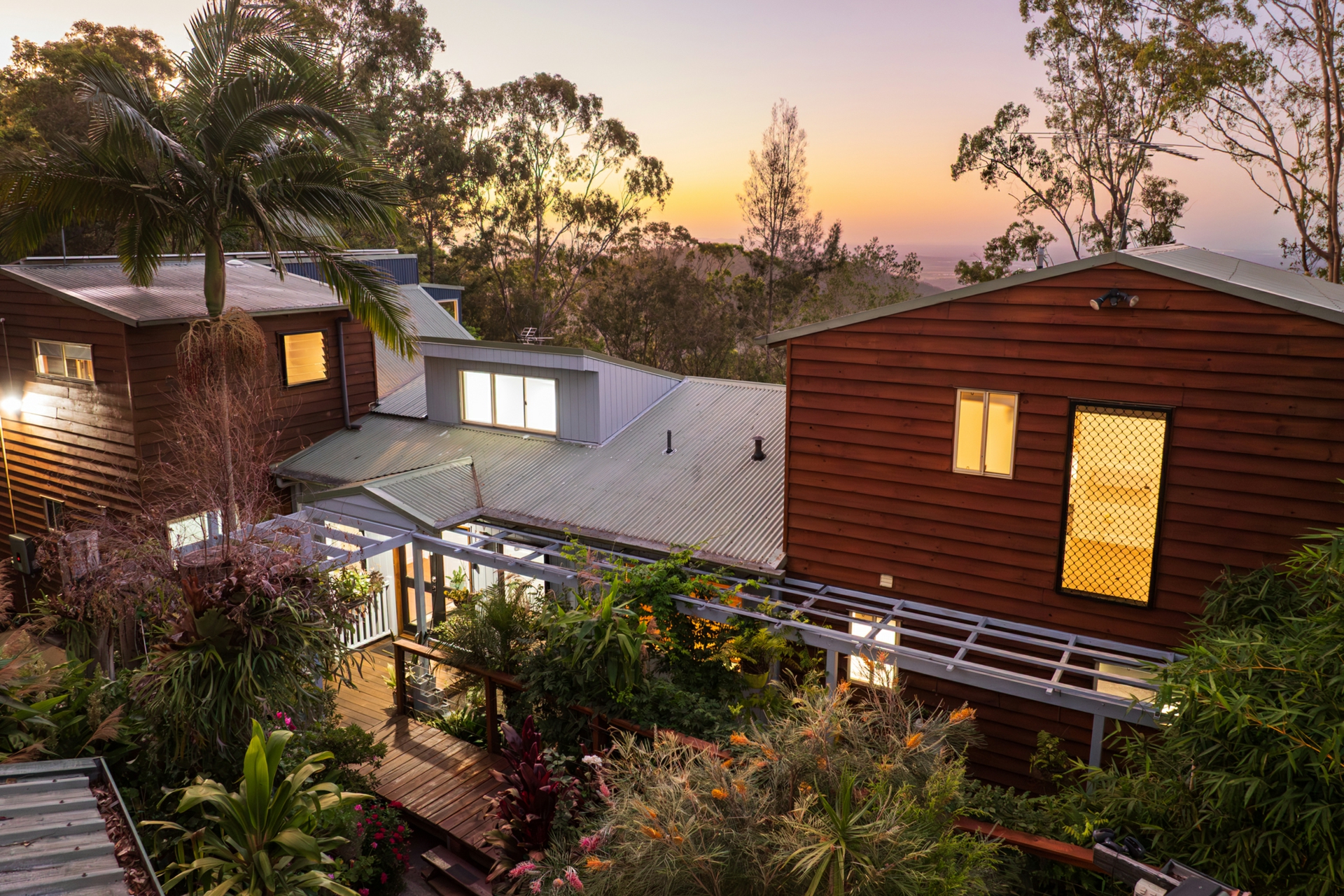 1718 Tamborine-Oxenford Road — photo 4 of 30