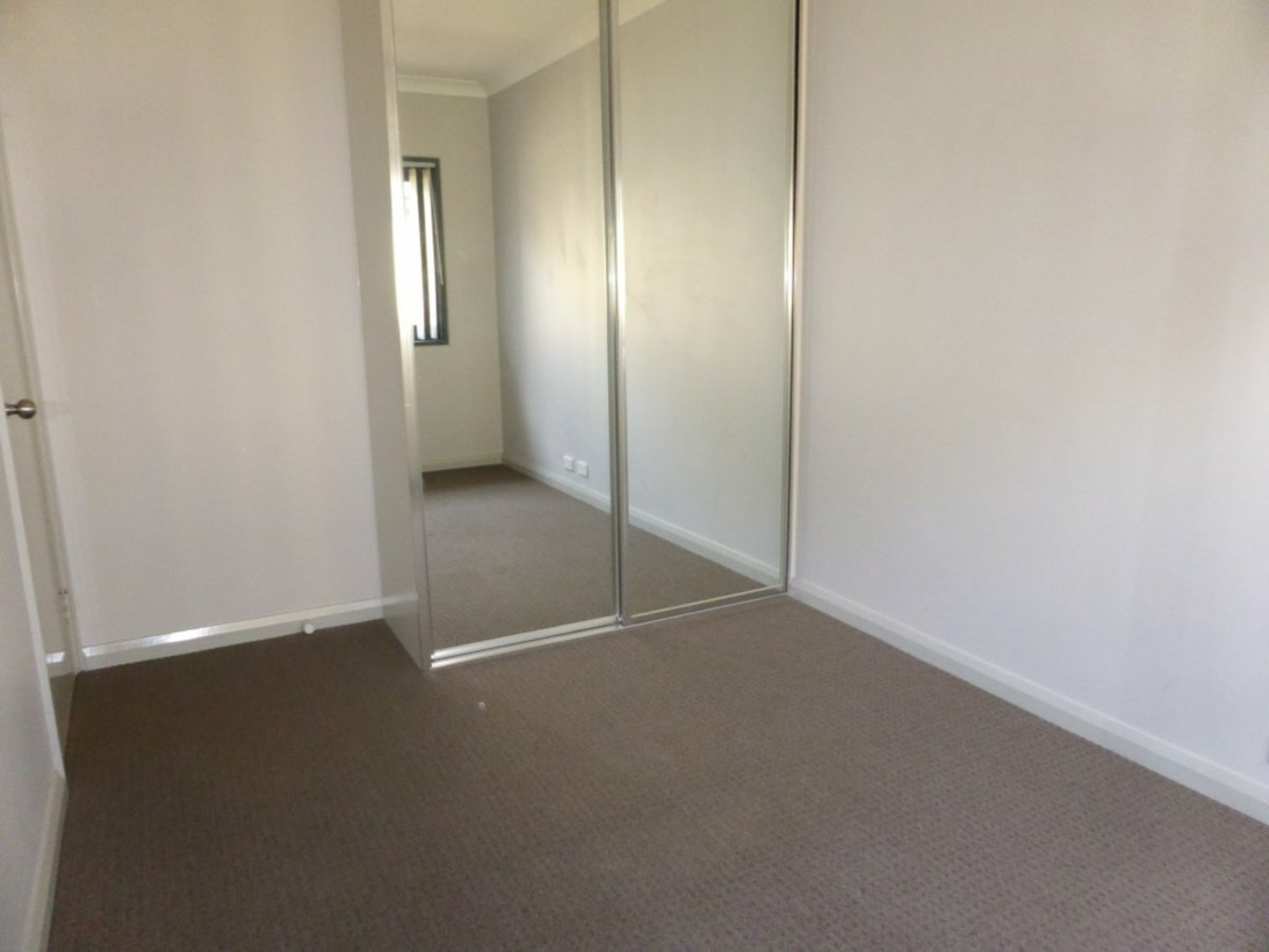 24 Godrick Place — photo 10 of 13