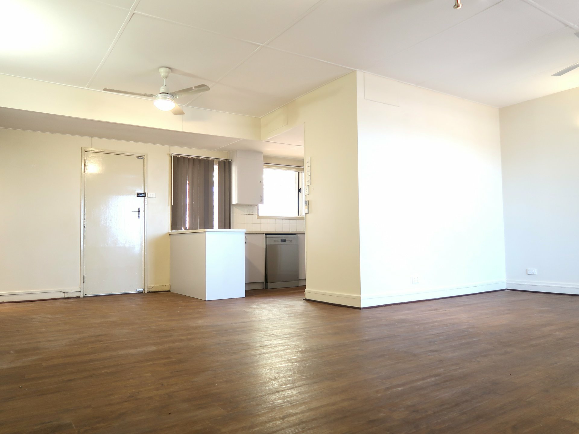 120 Sutherland Street — photo 3 of 15