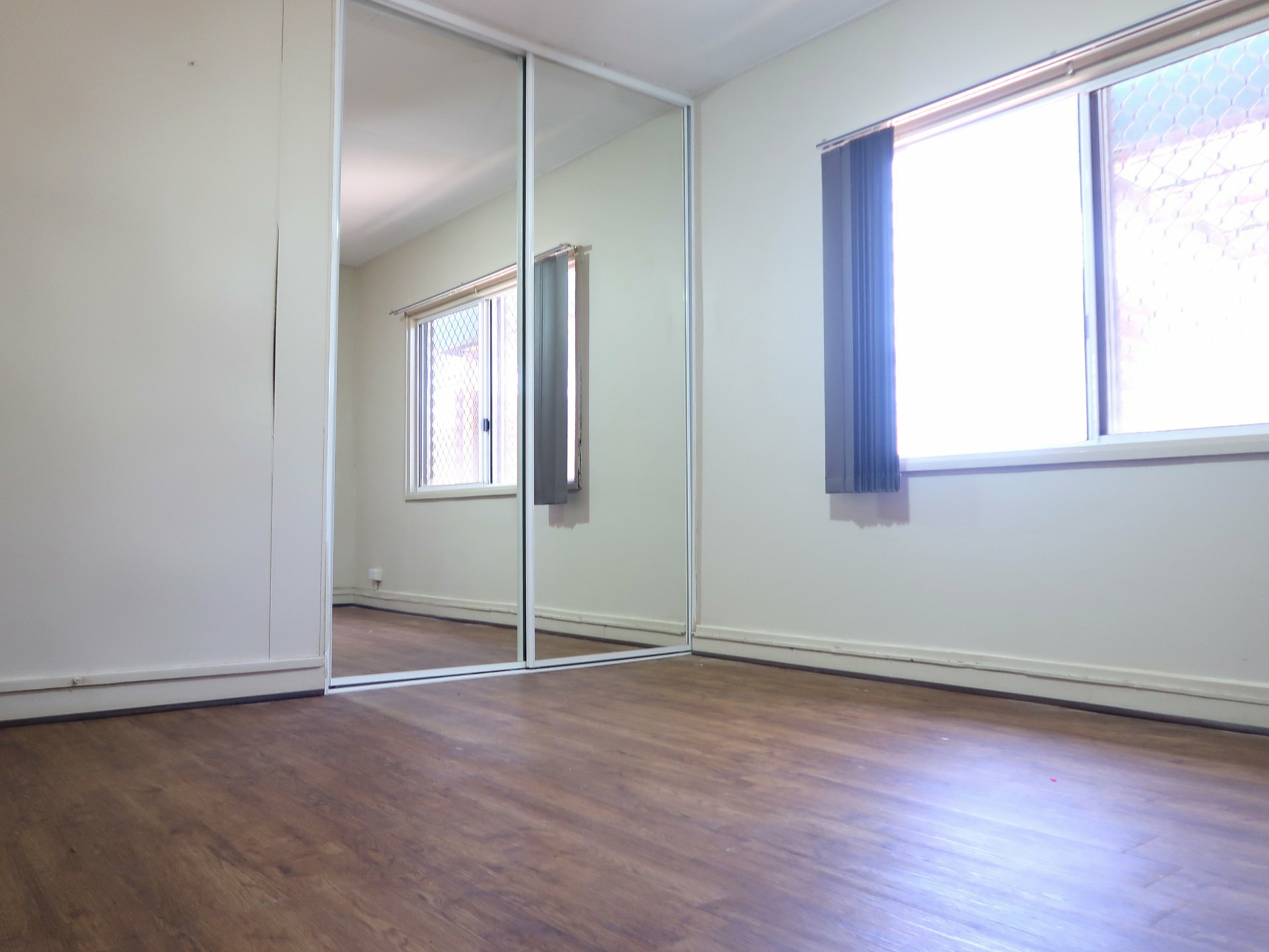 120 Sutherland Street — photo 4 of 15