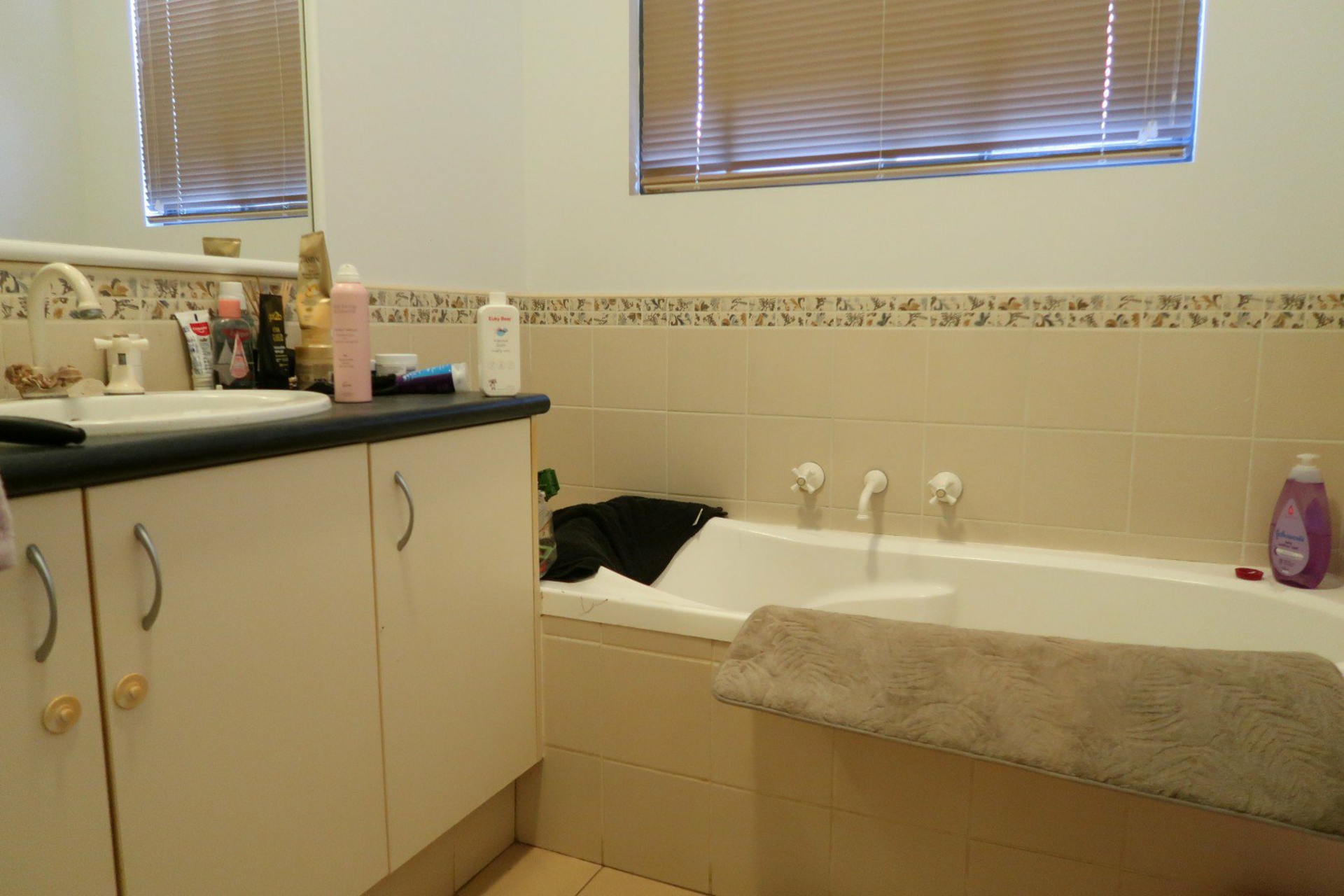 21 Eucalypt Way — photo 10 of 16
