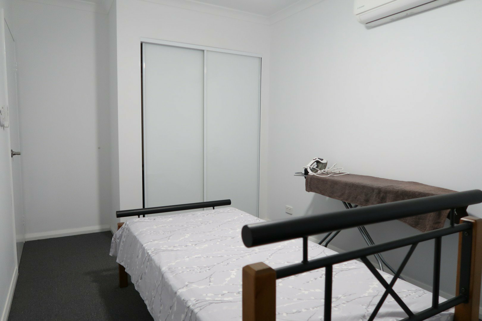 15 Minderoo Avenue — photo 10 of 18
