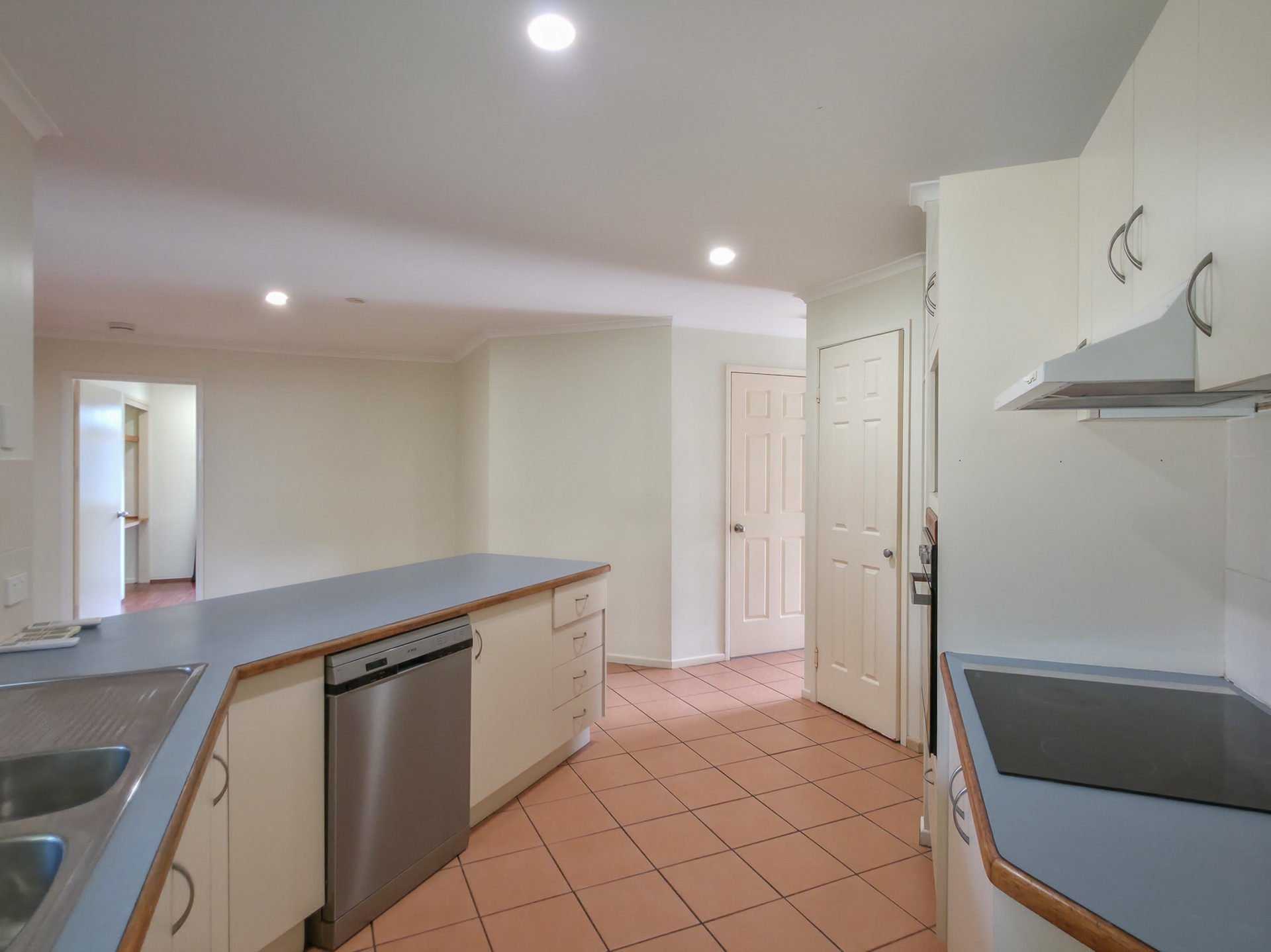 7 Khancoban Drive — photo 8 of 27