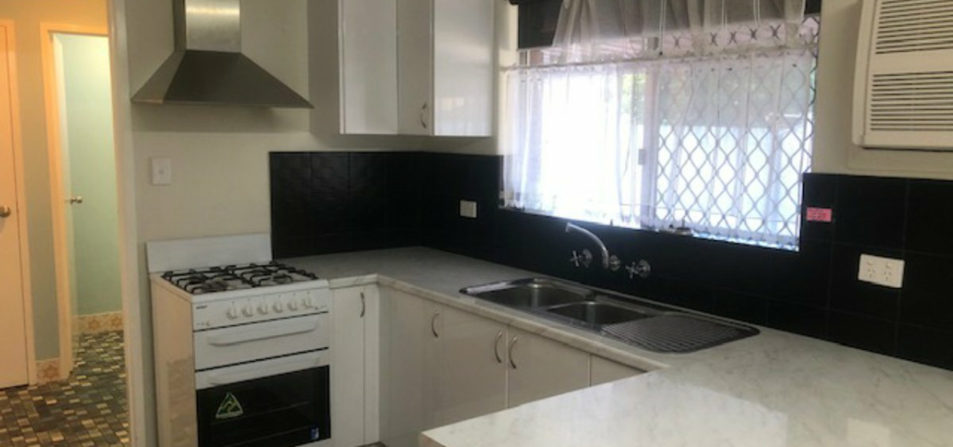 4/15 Luscombe Street, KEWDALE