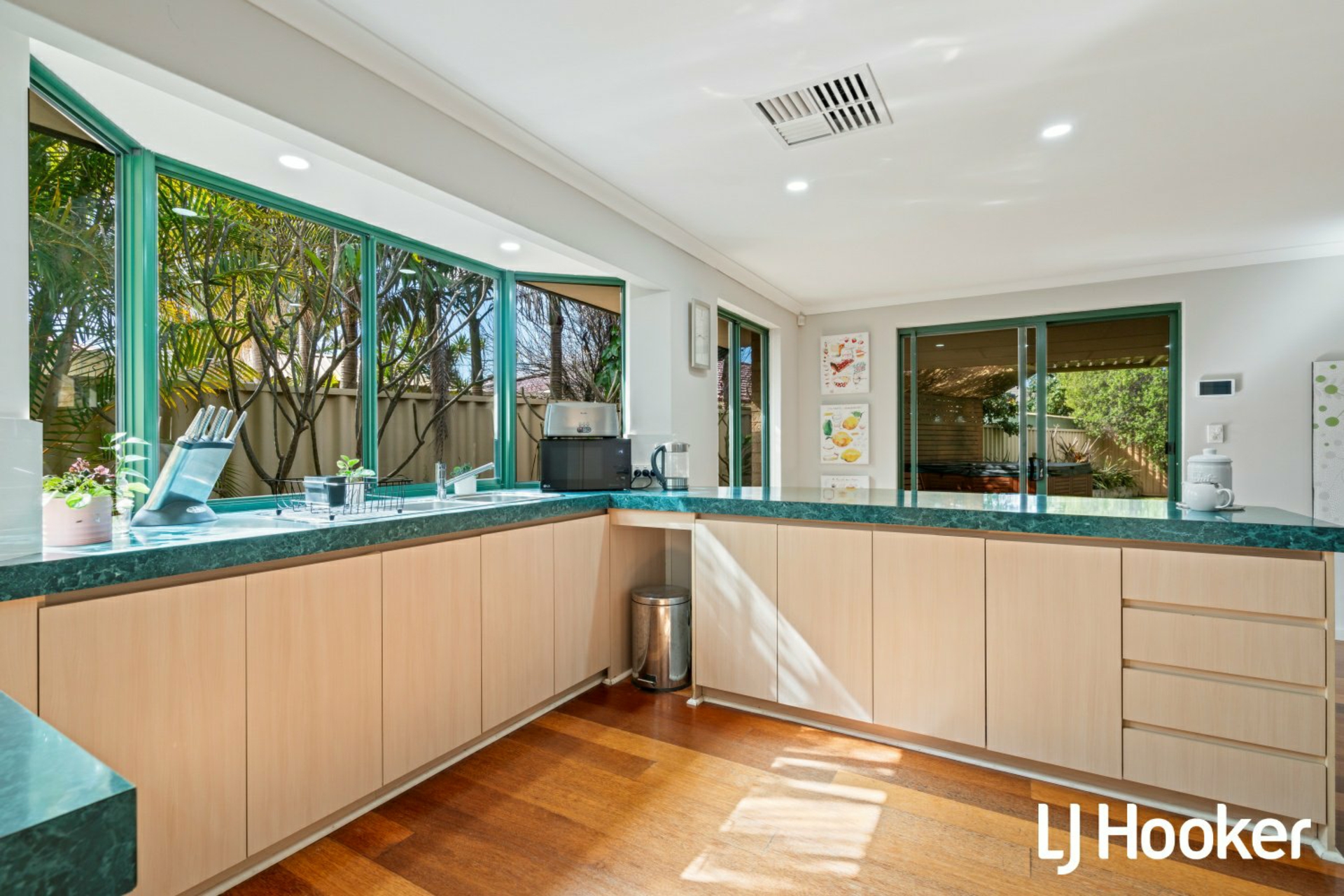 4 Lowis Way, CANNING VALE
