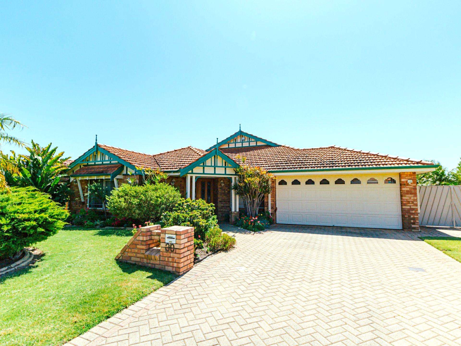 30 Chesham Mews, CANNING VALE