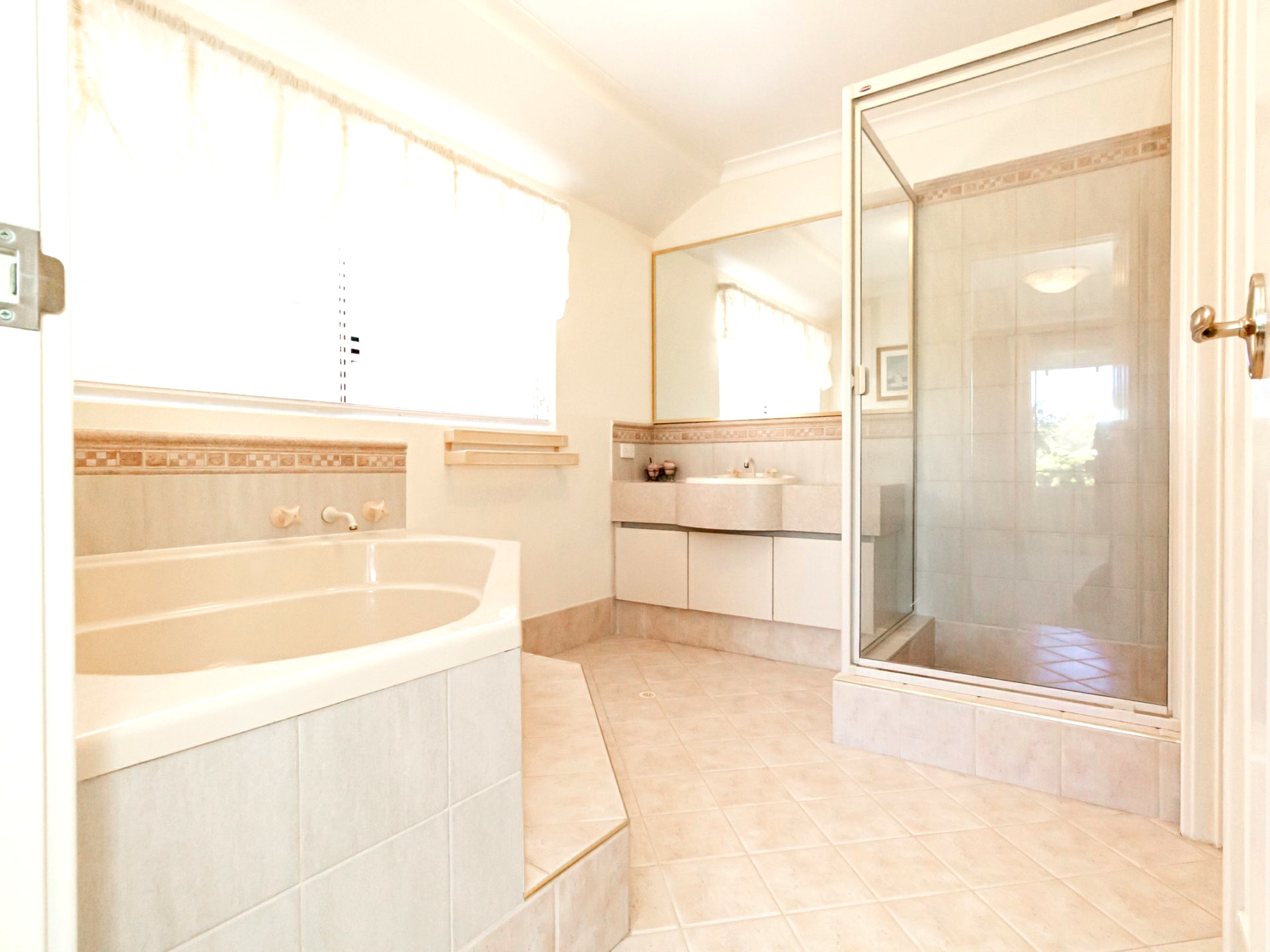 30 Chesham Mews, CANNING VALE