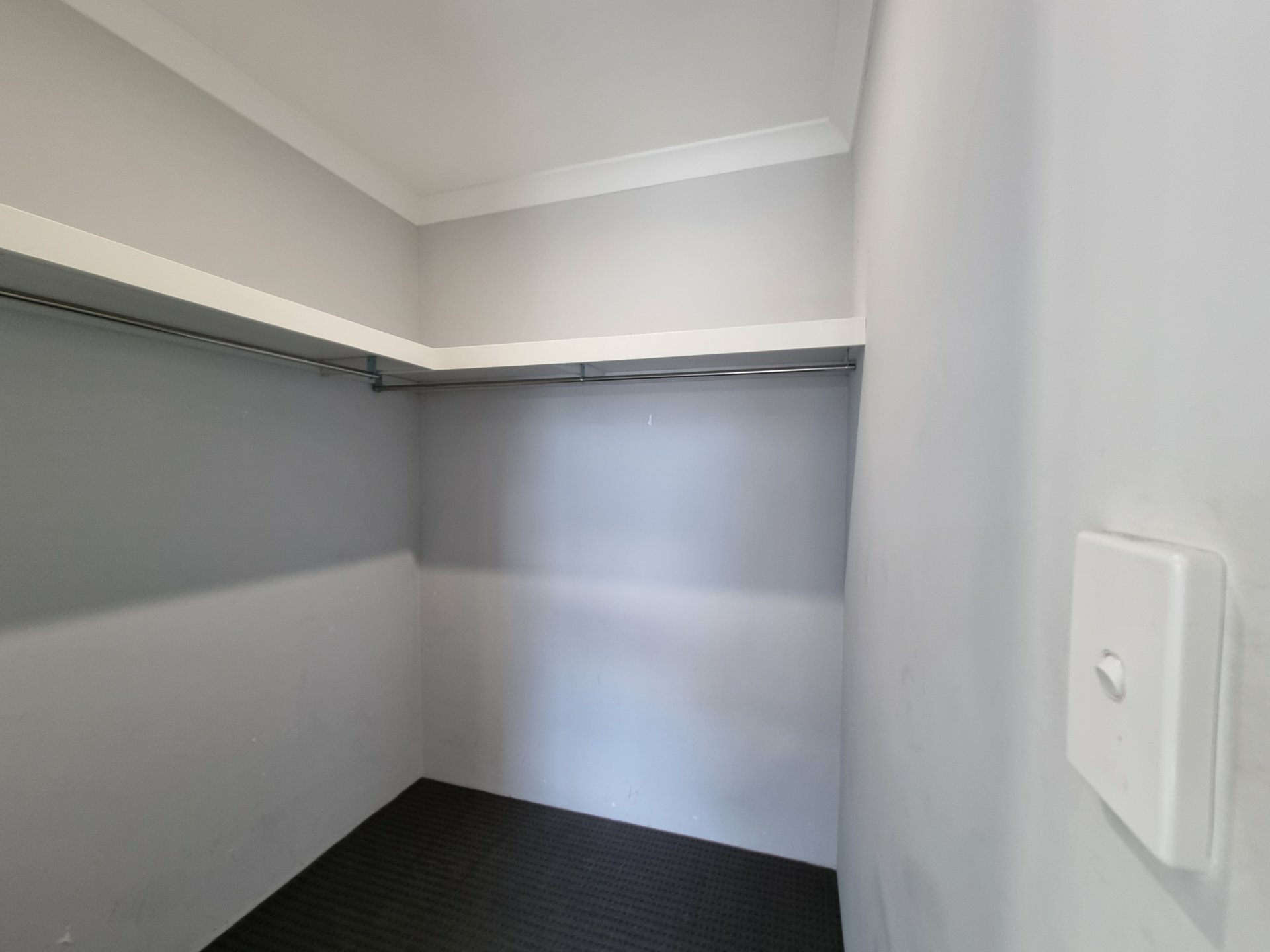 45 Gracefield Boulevard — photo 4 of 16