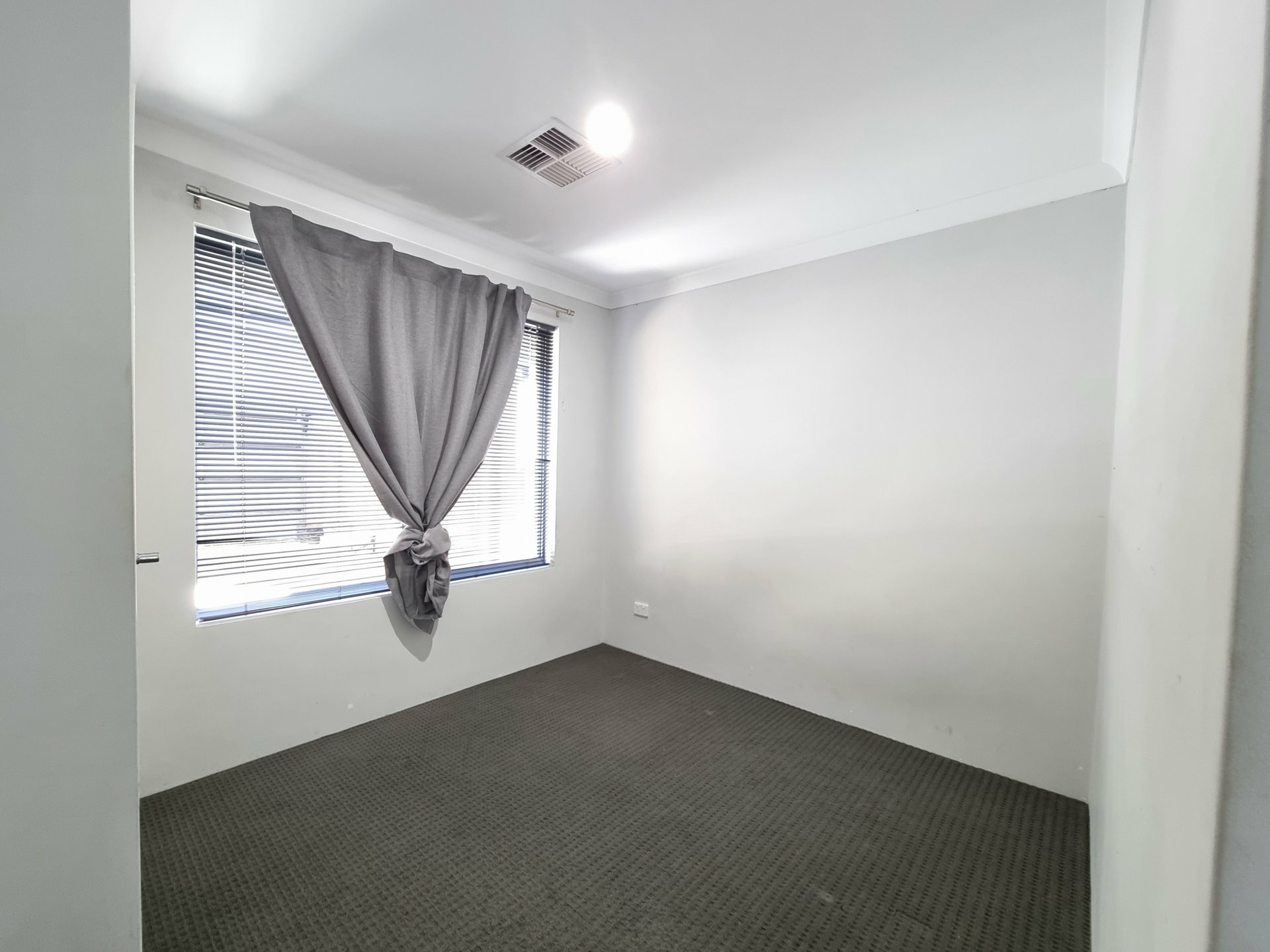 45 Gracefield Boulevard — photo 11 of 16