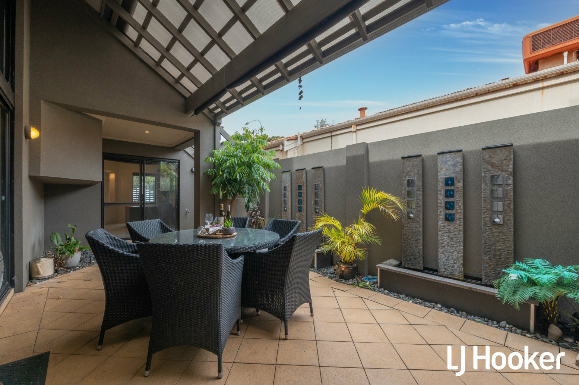 2A South Terrace, COMO