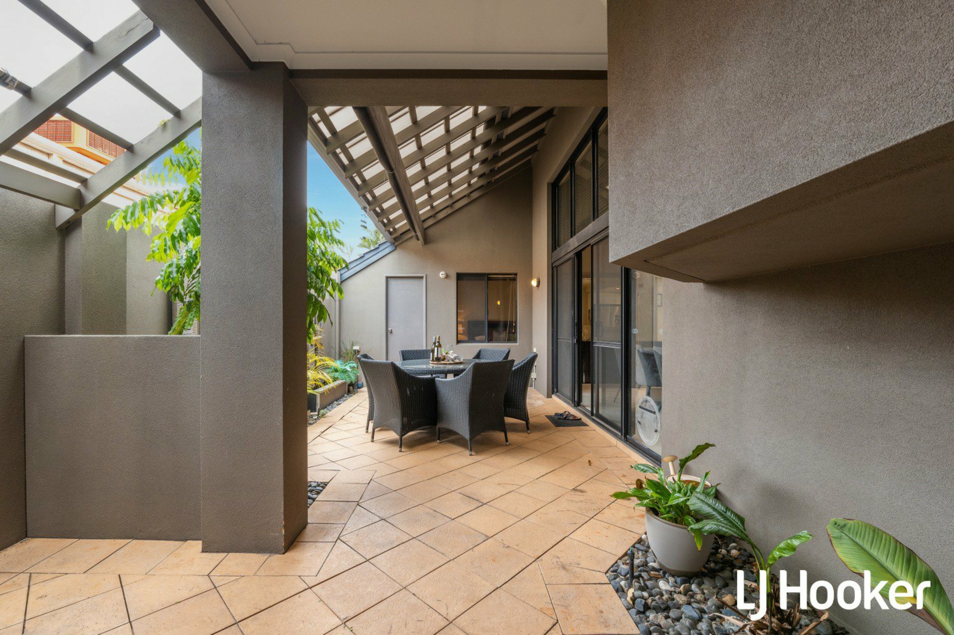 2A South Terrace, COMO