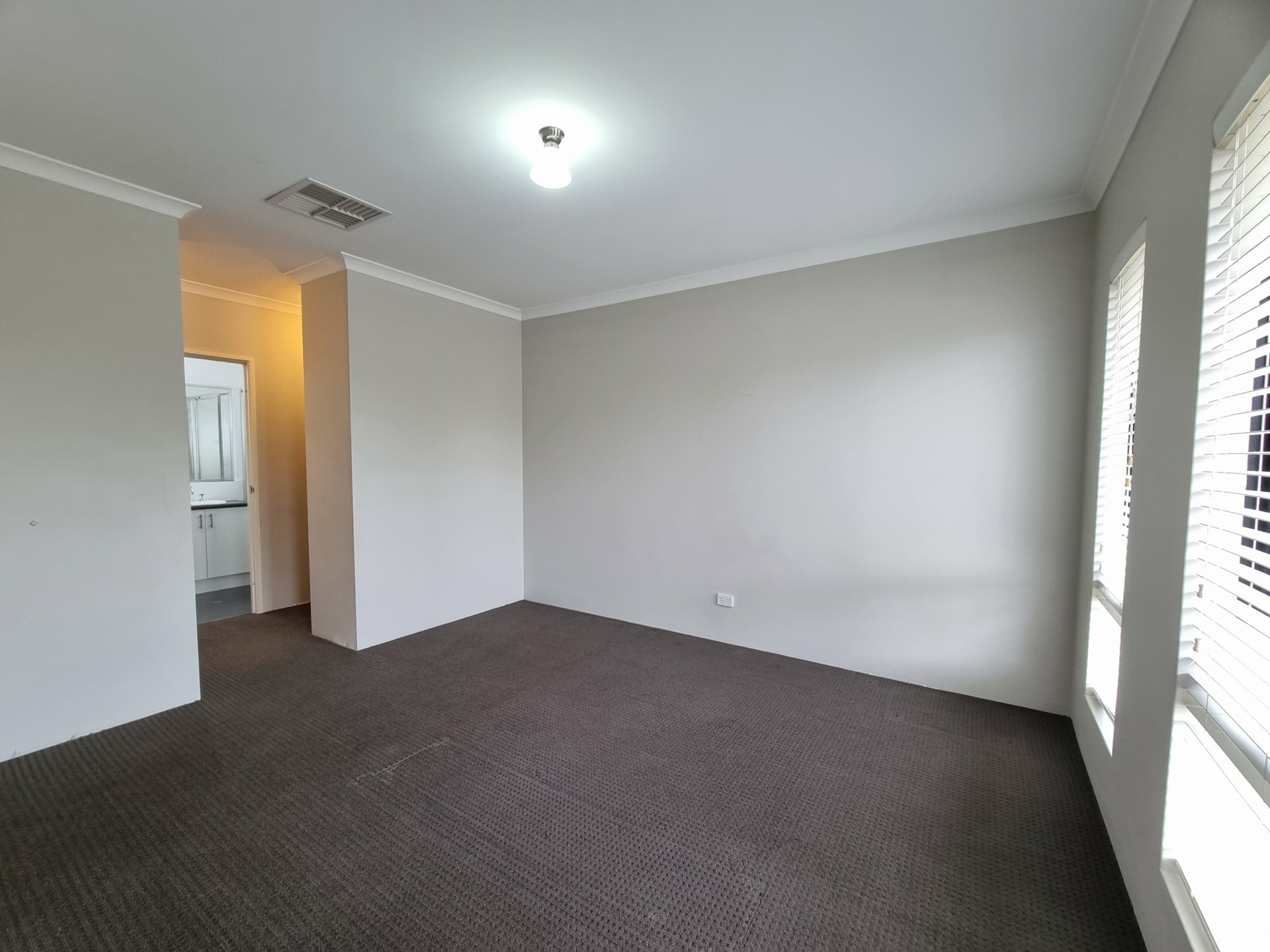 4 Piesley Street, HAMMOND PARK