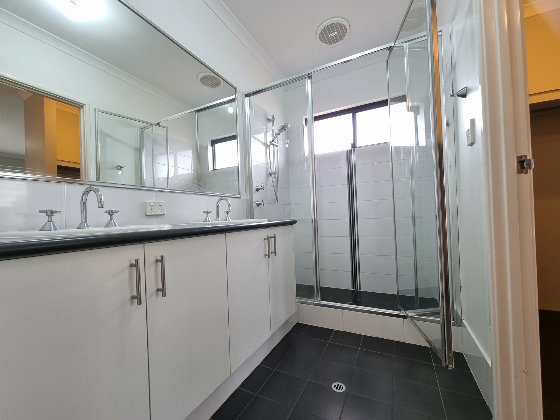 4 Piesley Street, HAMMOND PARK