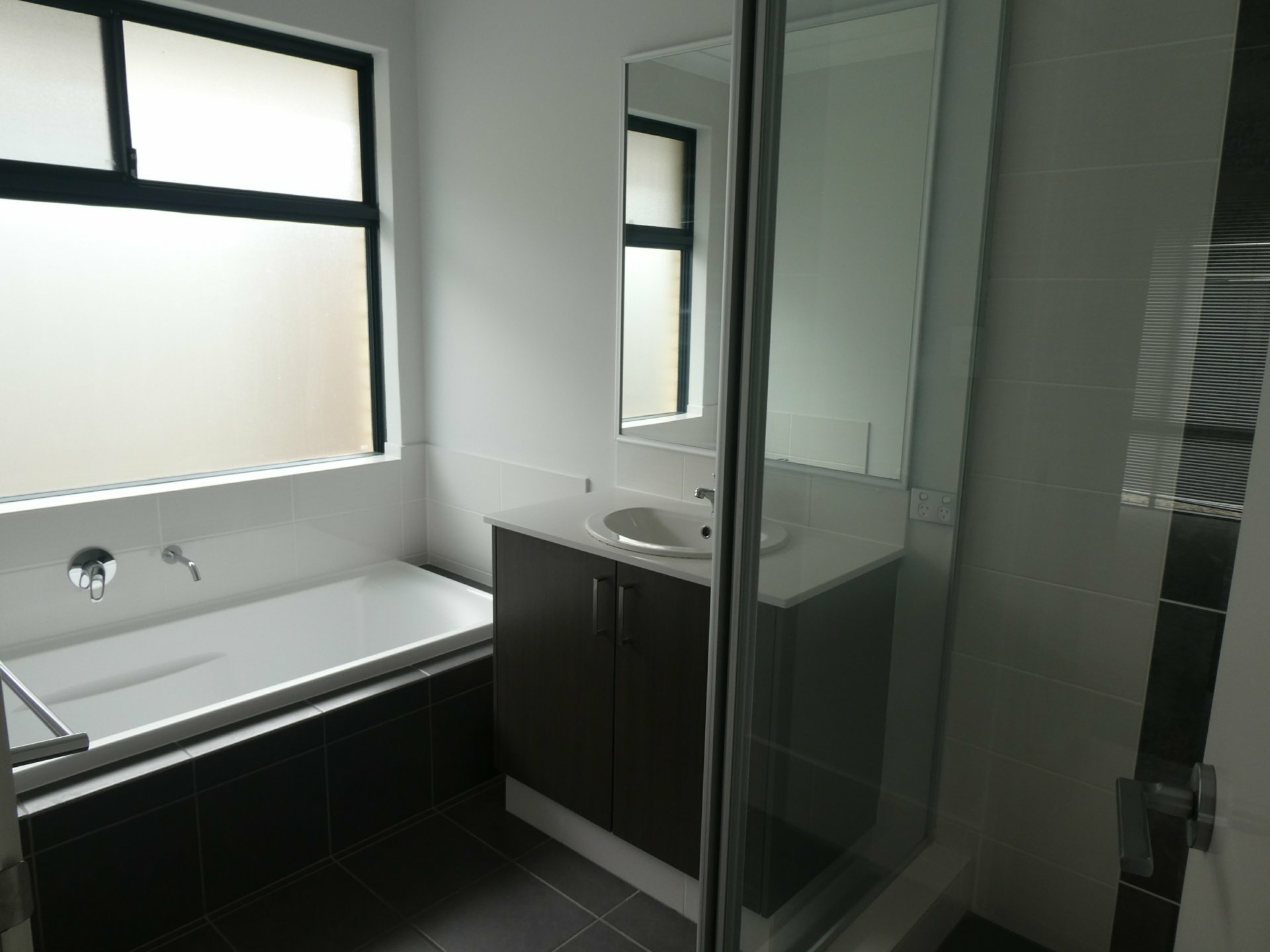 25 O'Connor Loop Canning Vale WA - Property Details - LJ Hooker