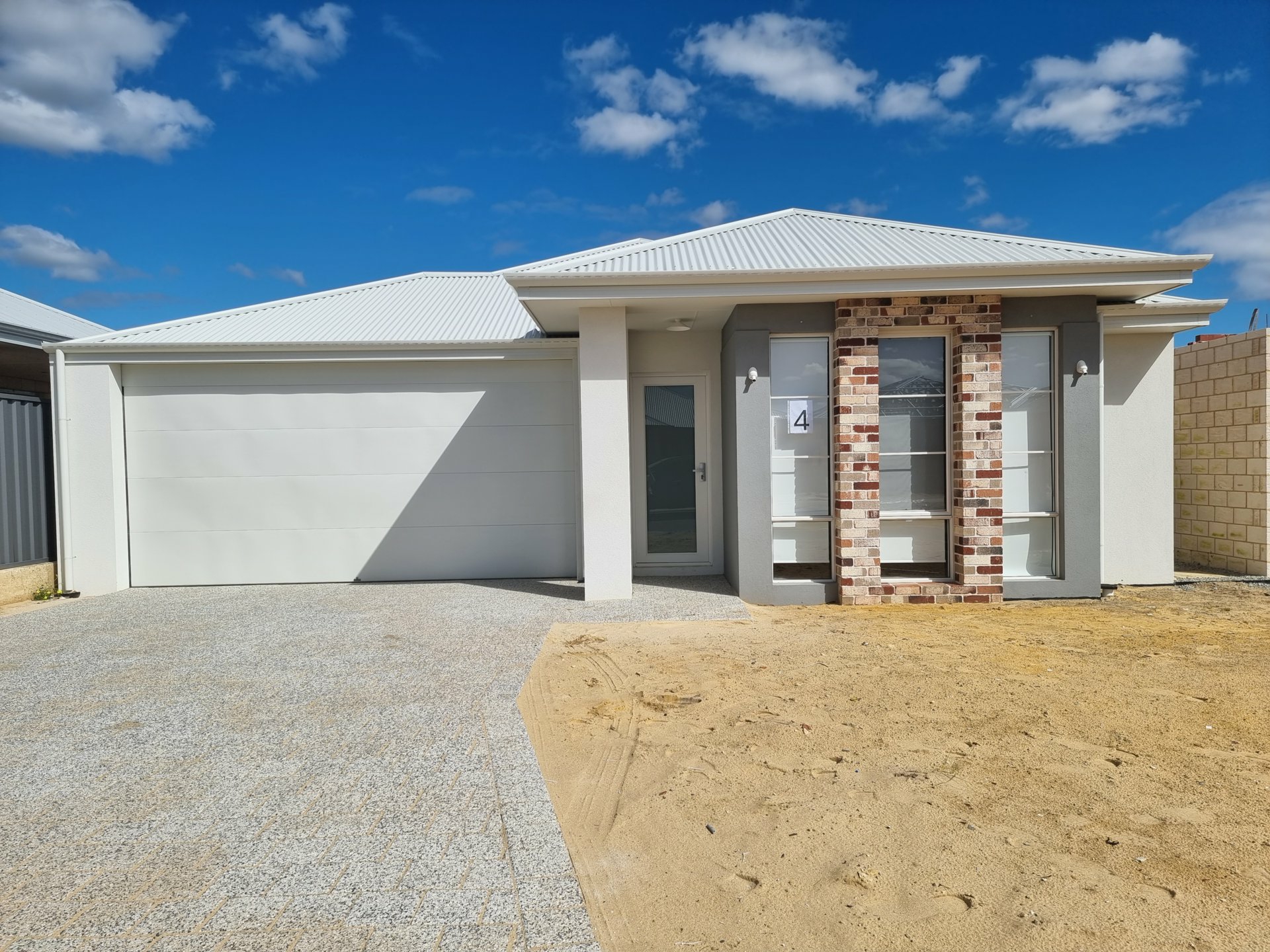 4 Handler Way, FORRESTDALE