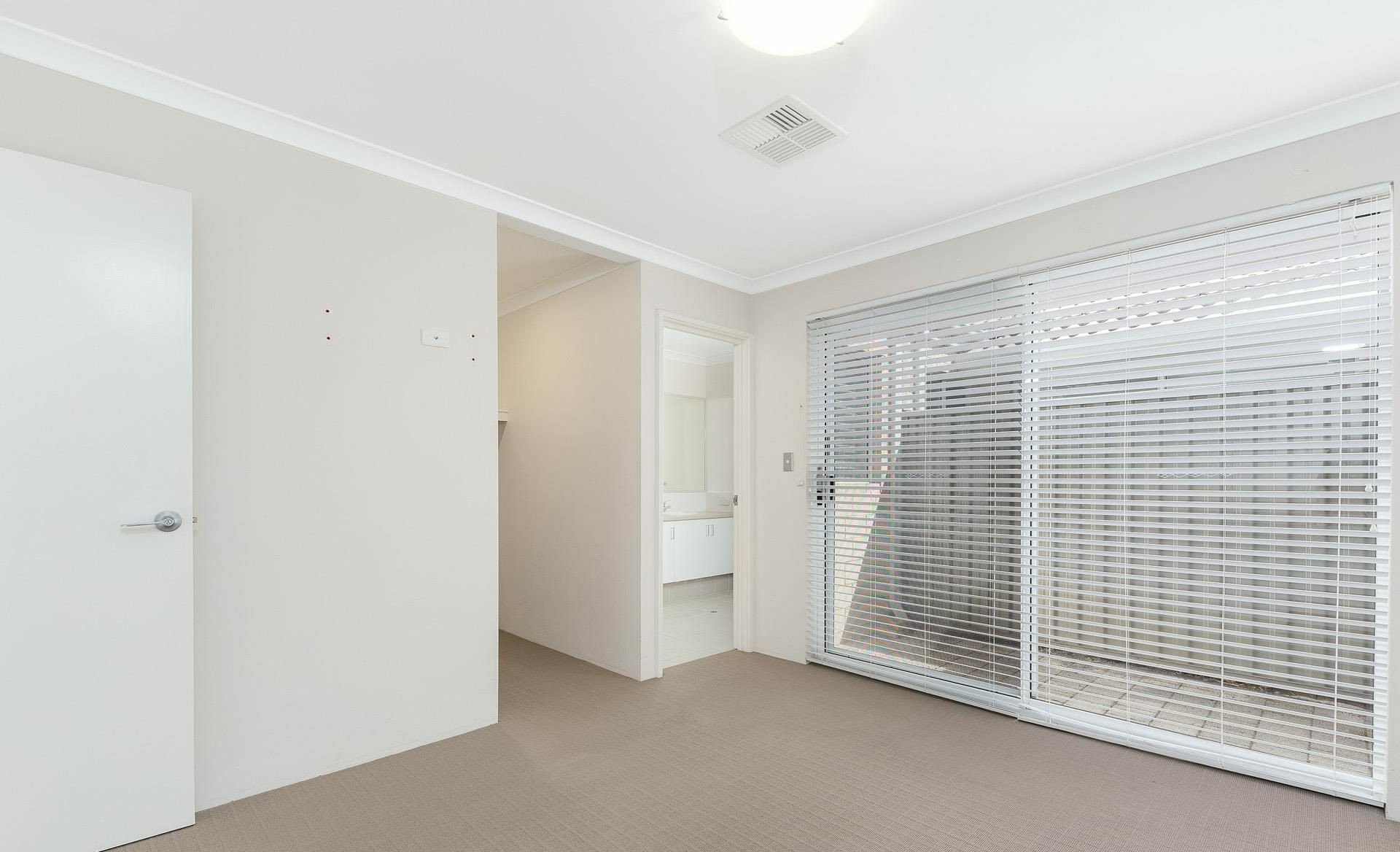 6 Cowes Street — photo 2 of 6