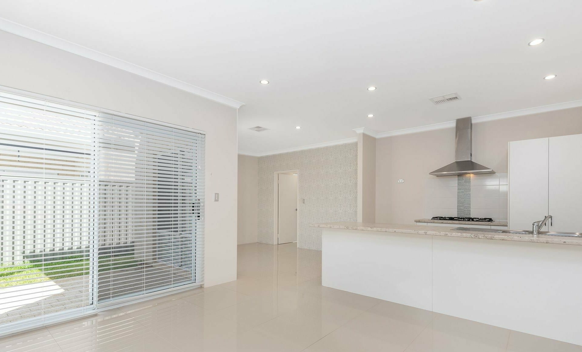 6 Cowes Street — photo 4 of 6