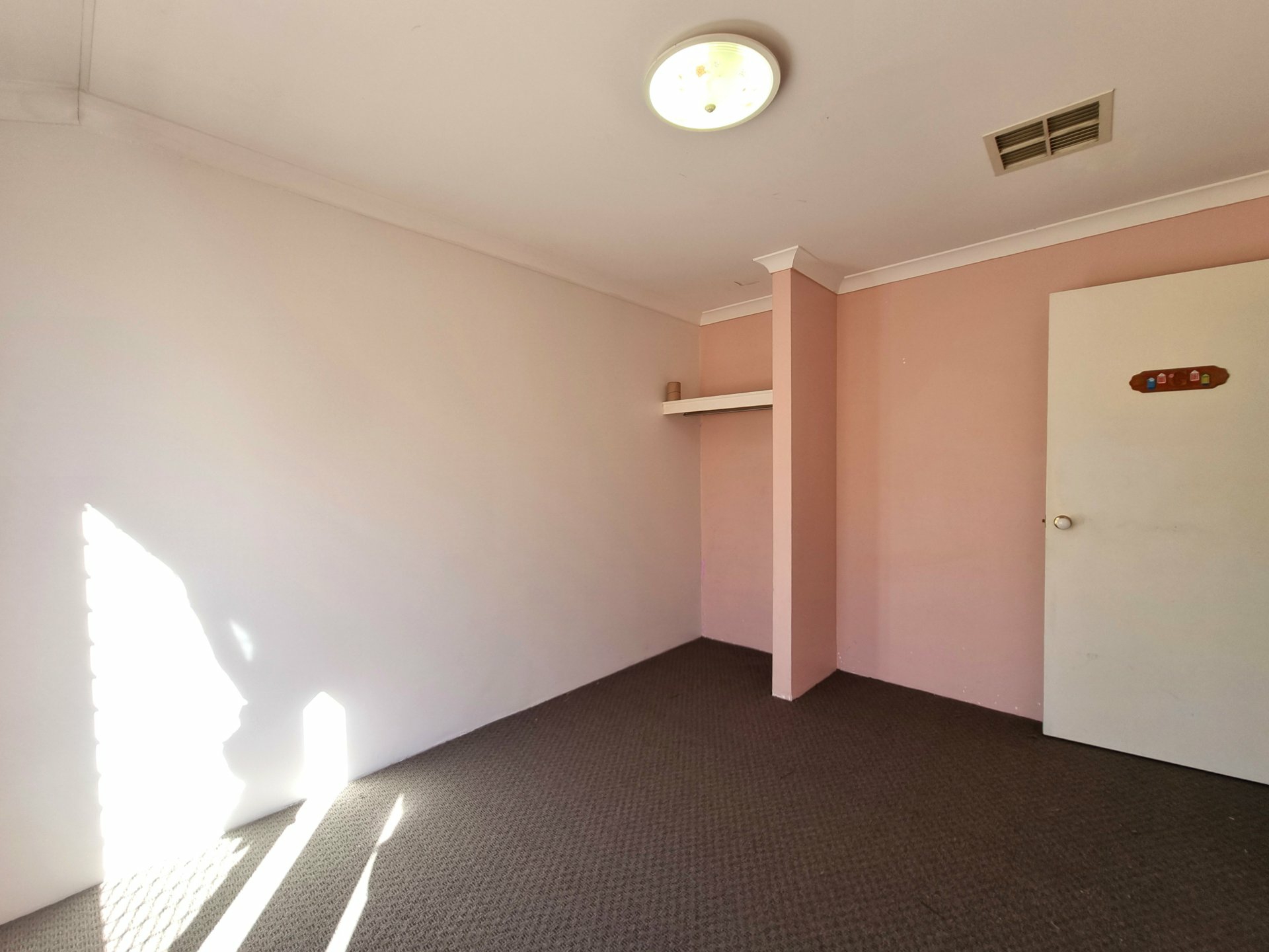 35 Eastwood Parade — photo 12 of 21