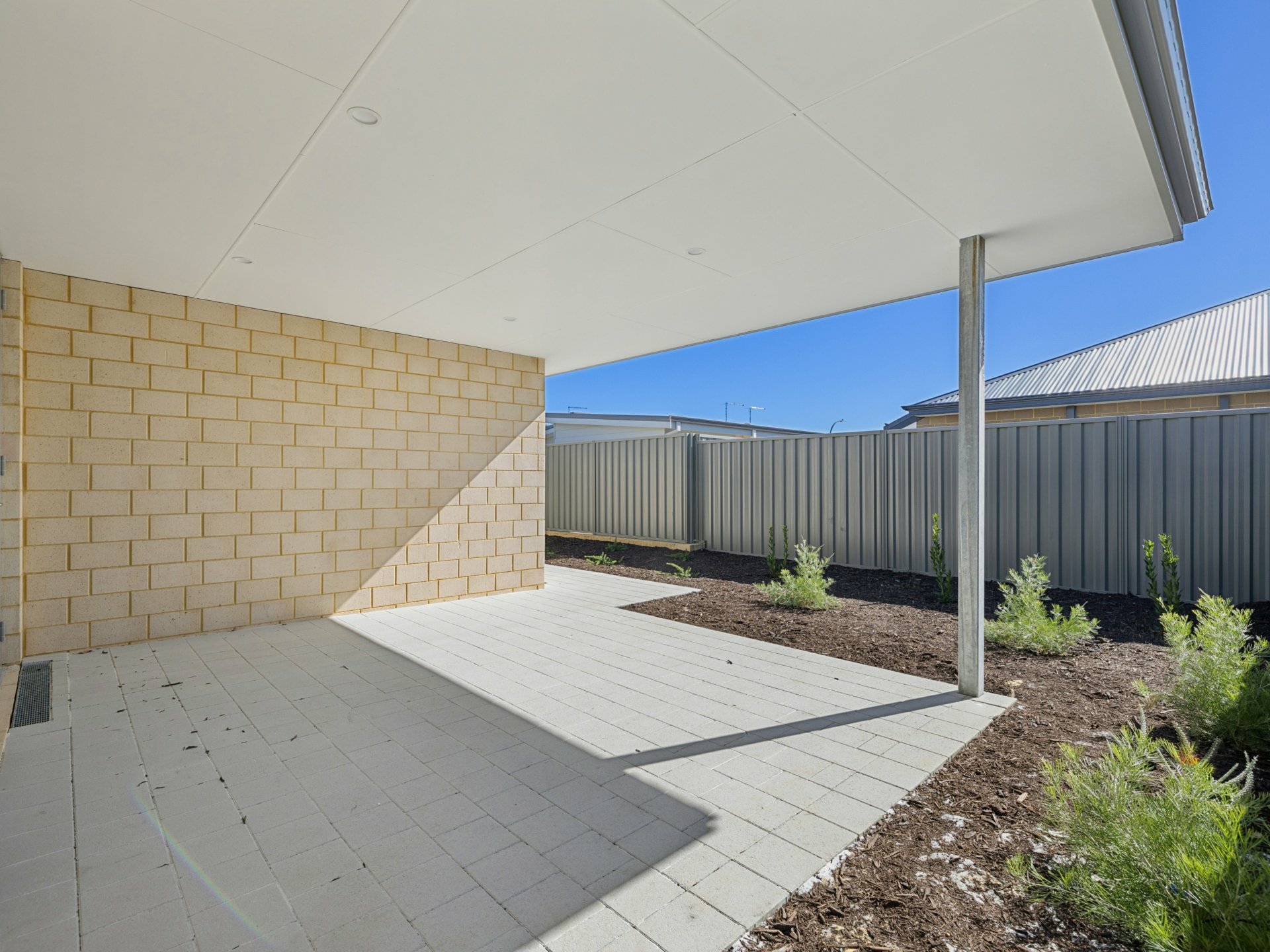 13 Slender Way — photo 28 of 30