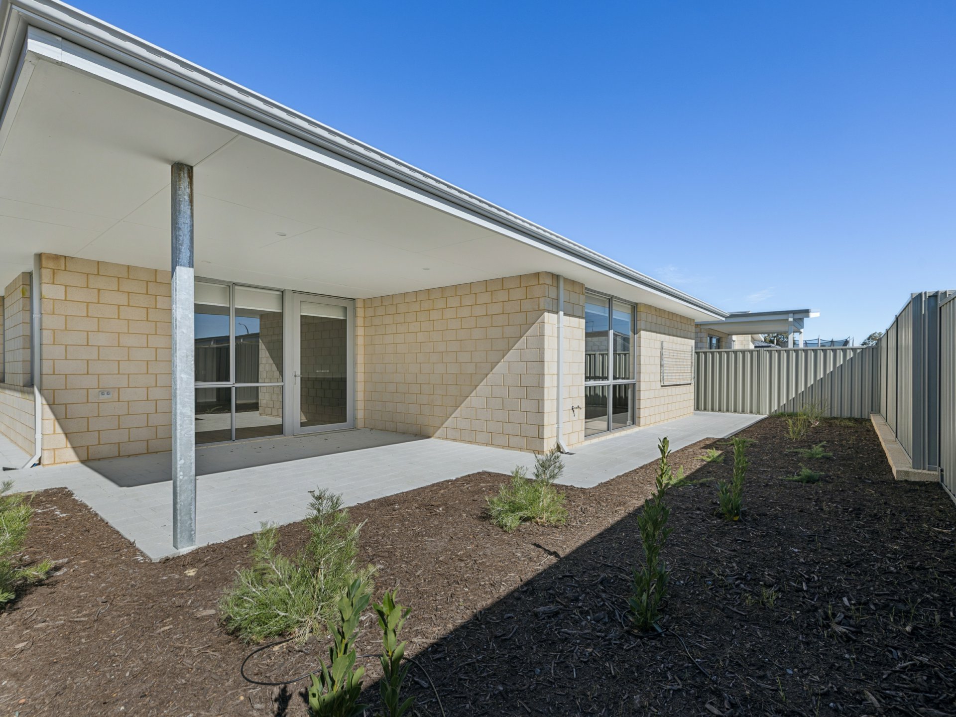 13 Slender Way — photo 29 of 30