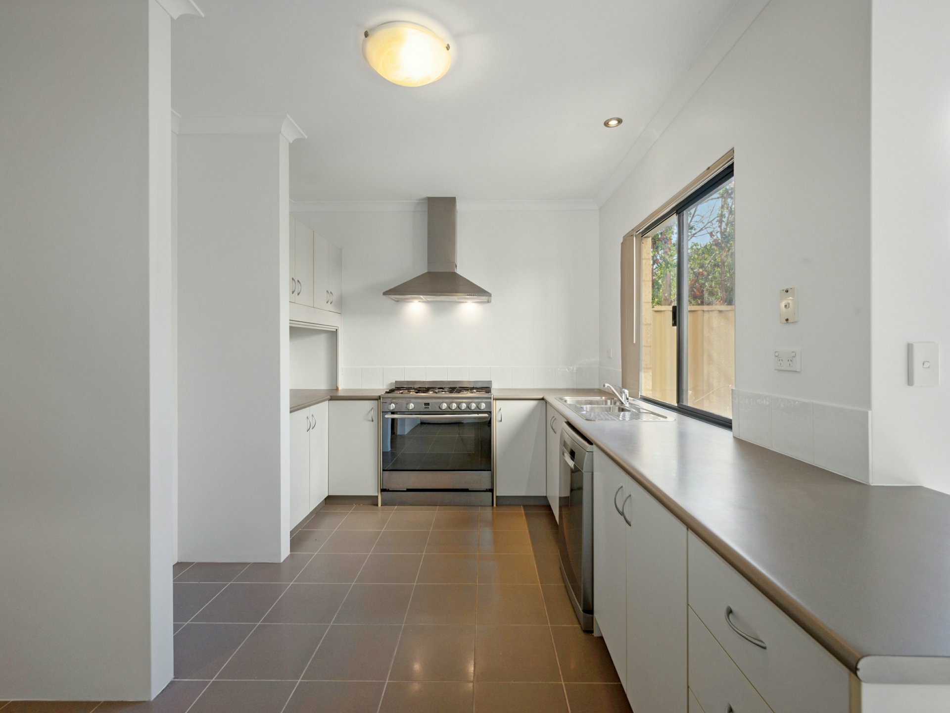 7C Madras Way — photo 7 of 19