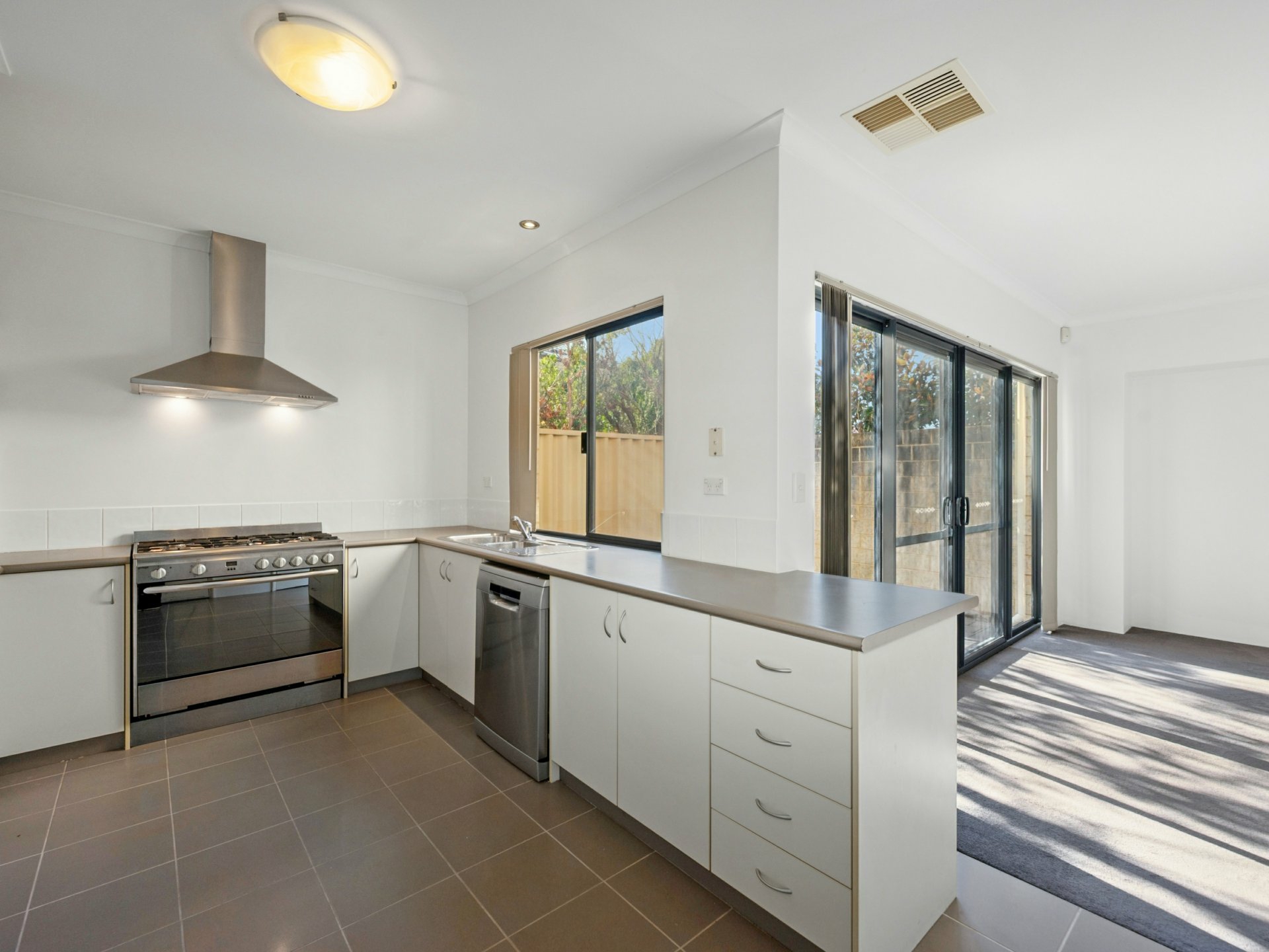 7C Madras Way — photo 8 of 19