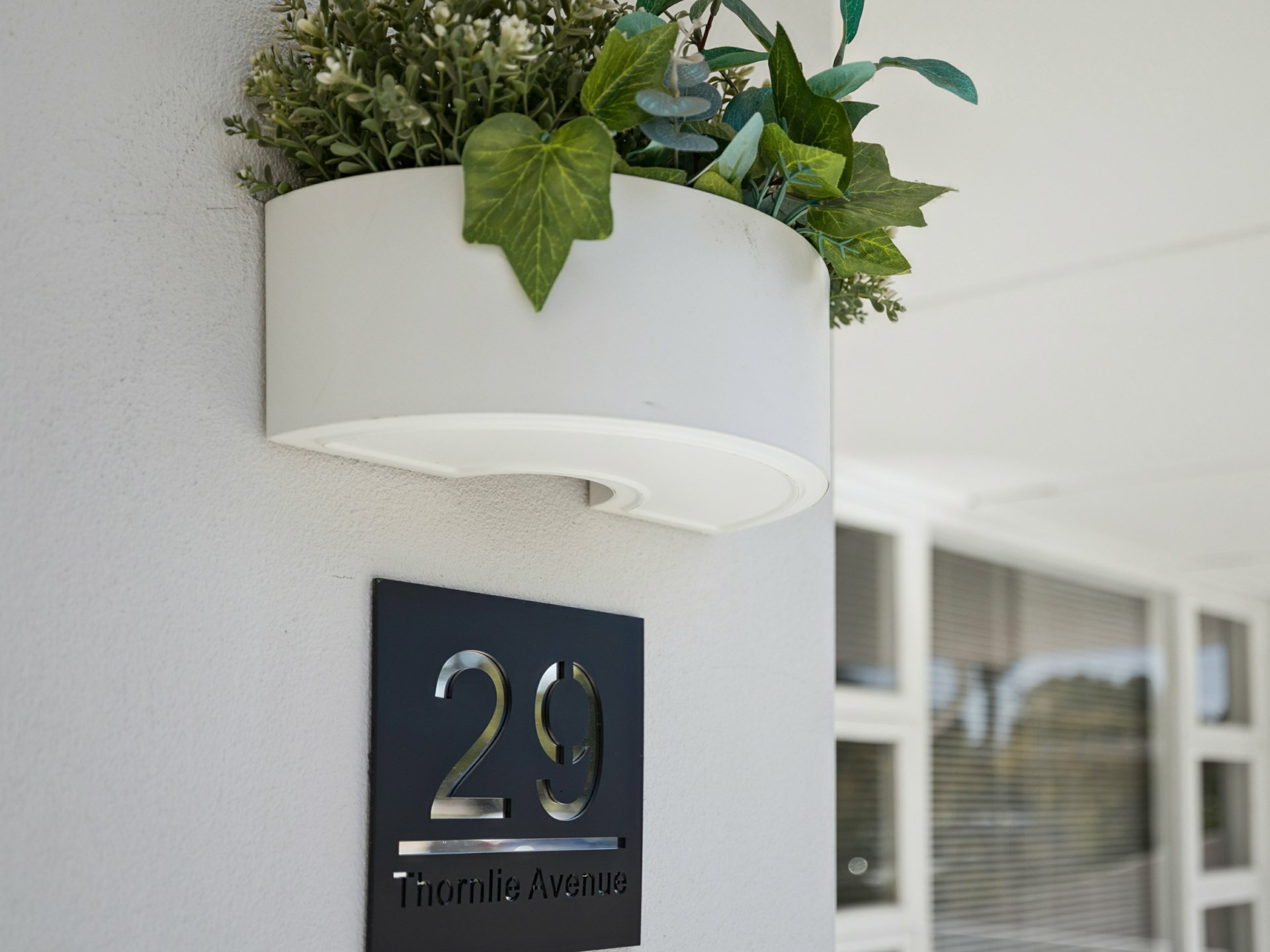29 Thornlie Avenue — photo 6 of 30