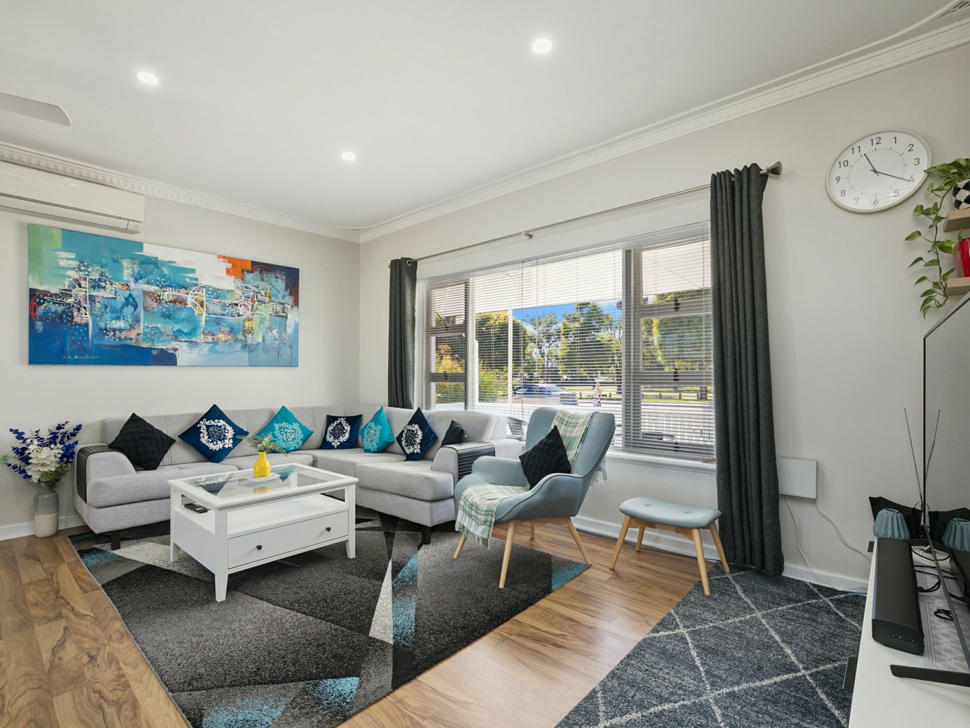 29 Thornlie Avenue — photo 10 of 30