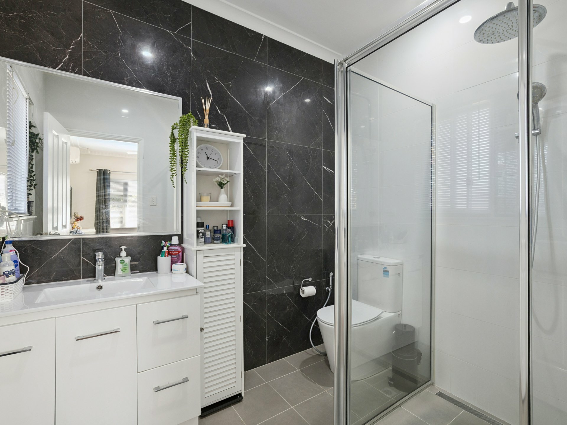 29 Thornlie Avenue — photo 12 of 30