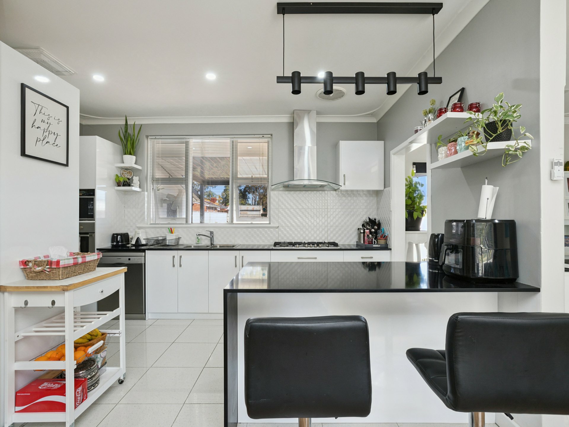 29 Thornlie Avenue — photo 14 of 30