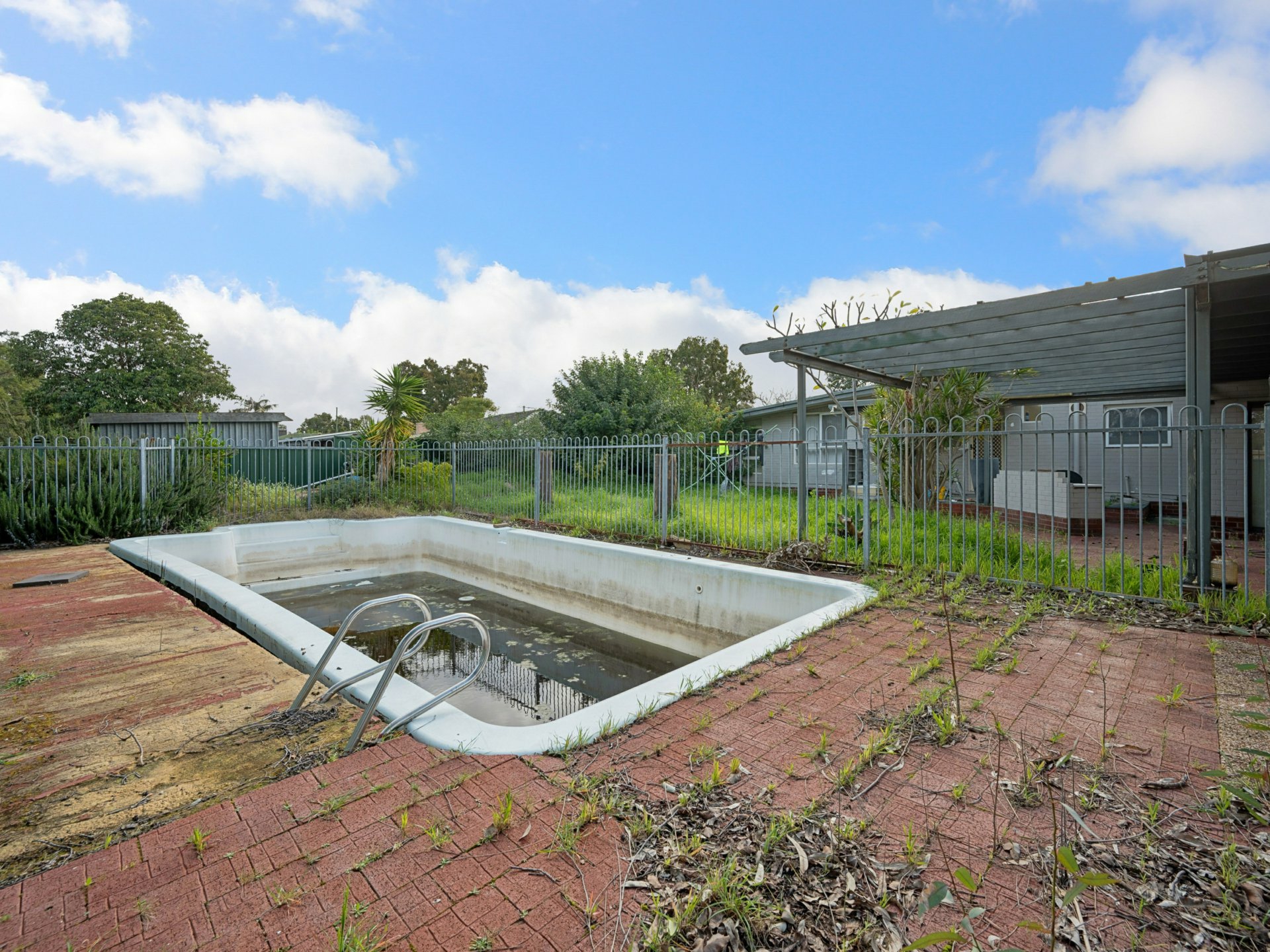 30 Edinbridge Road — photo 17 of 18