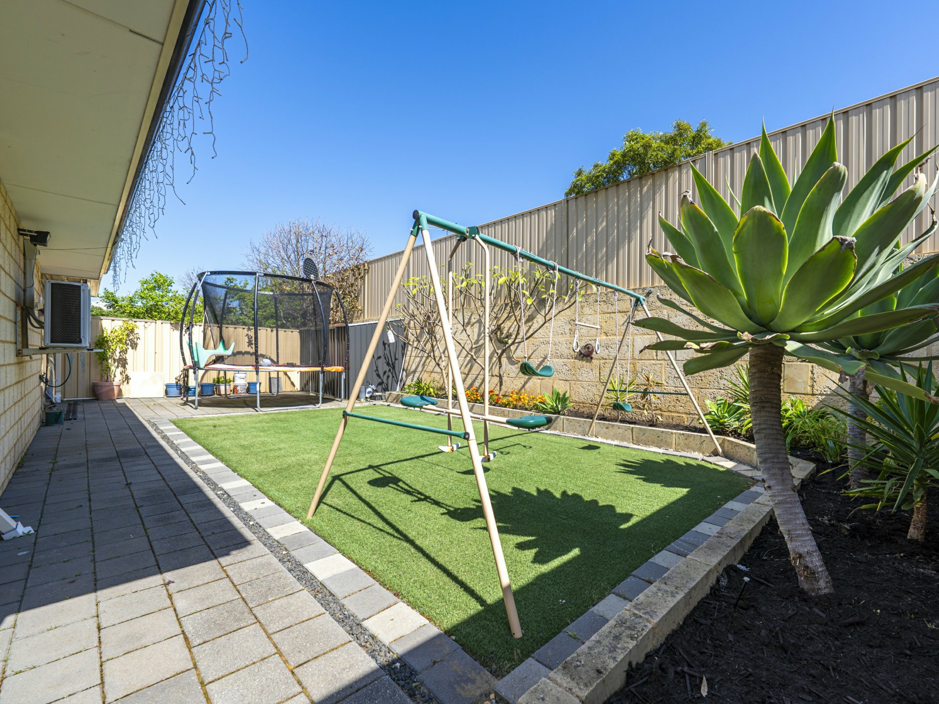 21 Dewsbury Drive — photo 13 of 14