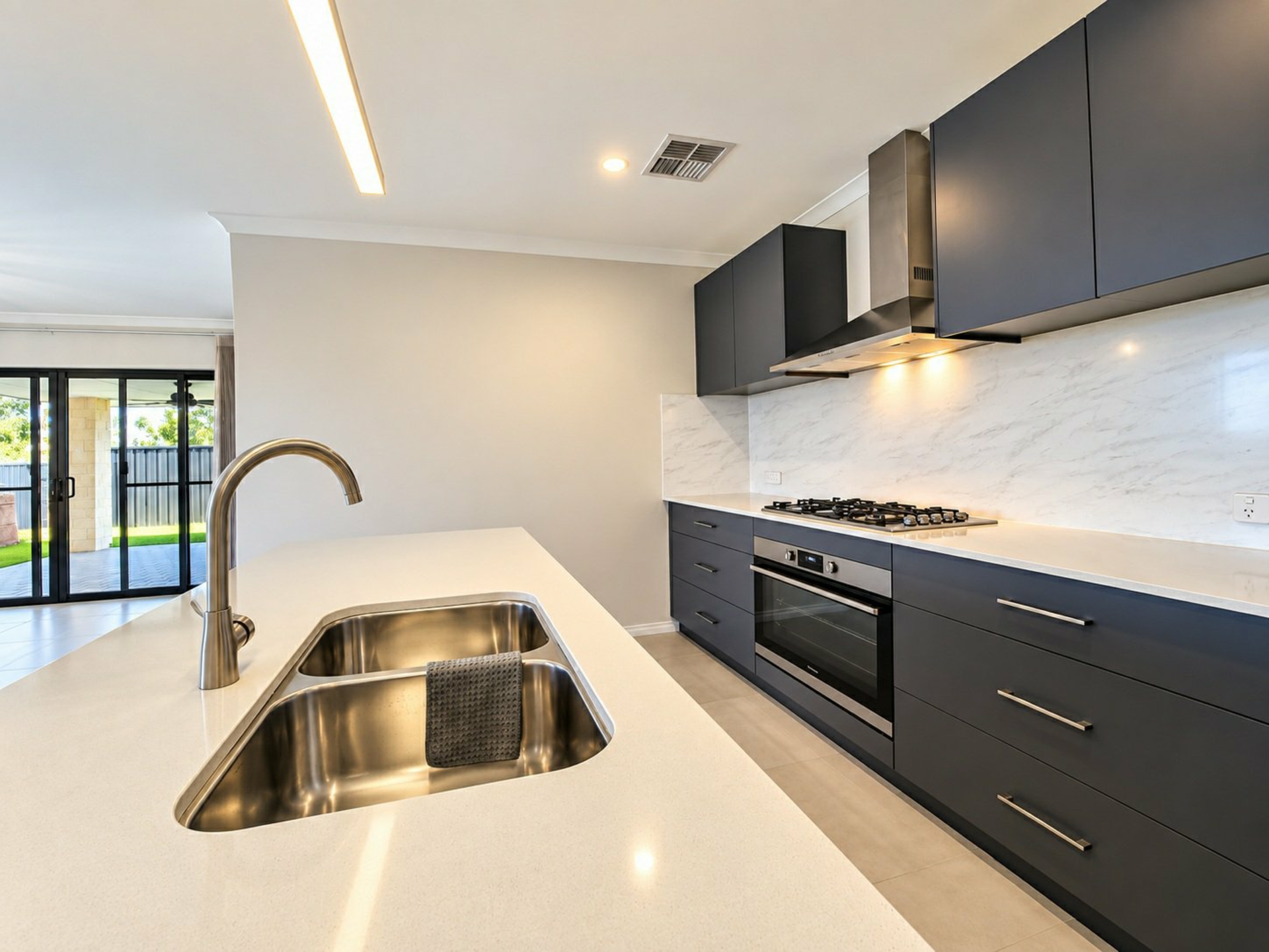 2 McGibbon Street — photo 11 of 20