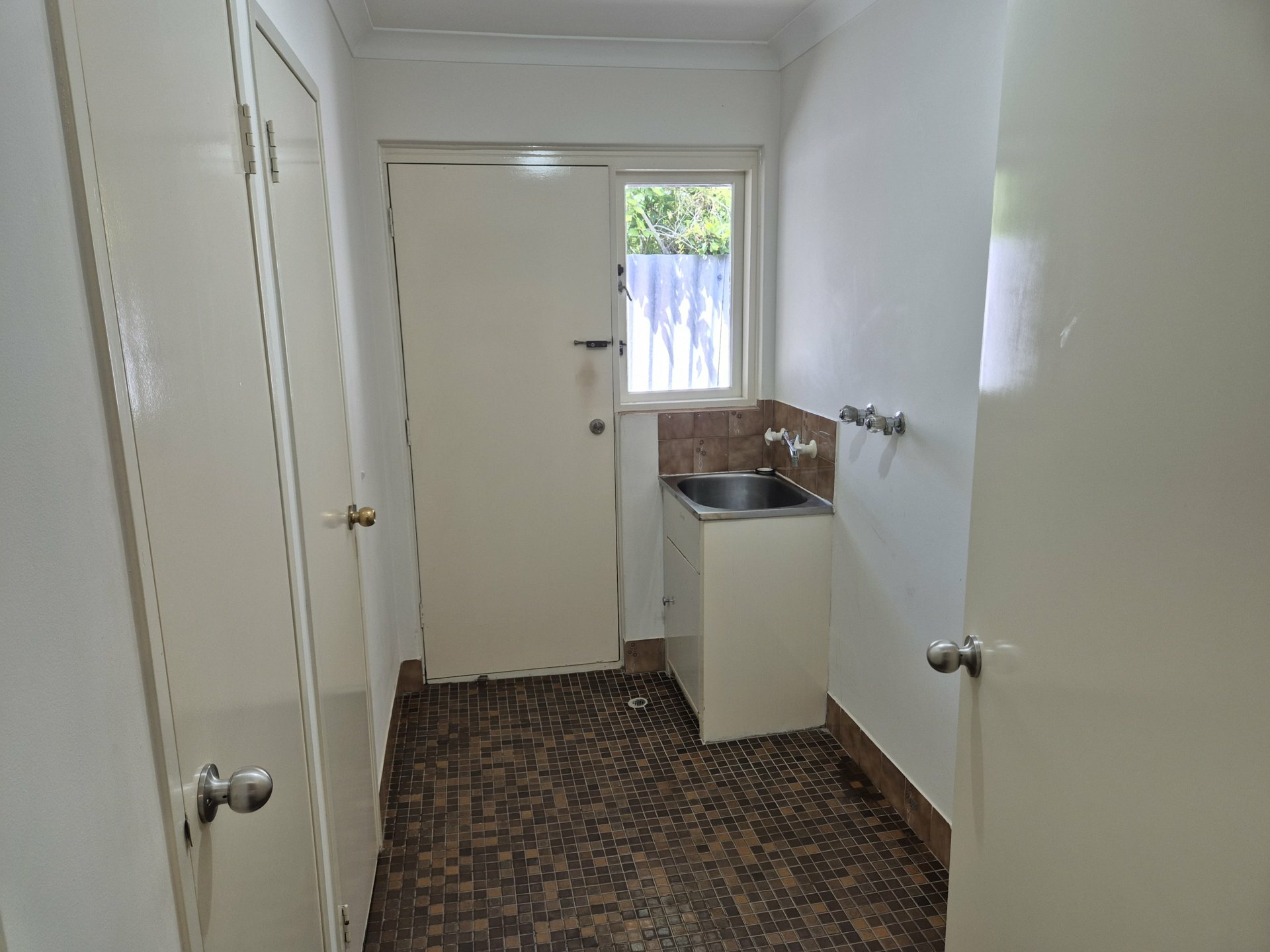 3 Sherlock Close — photo 18 of 28