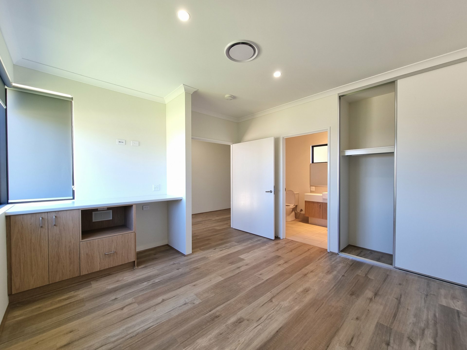 23 Lawrence Way — photo 4 of 21