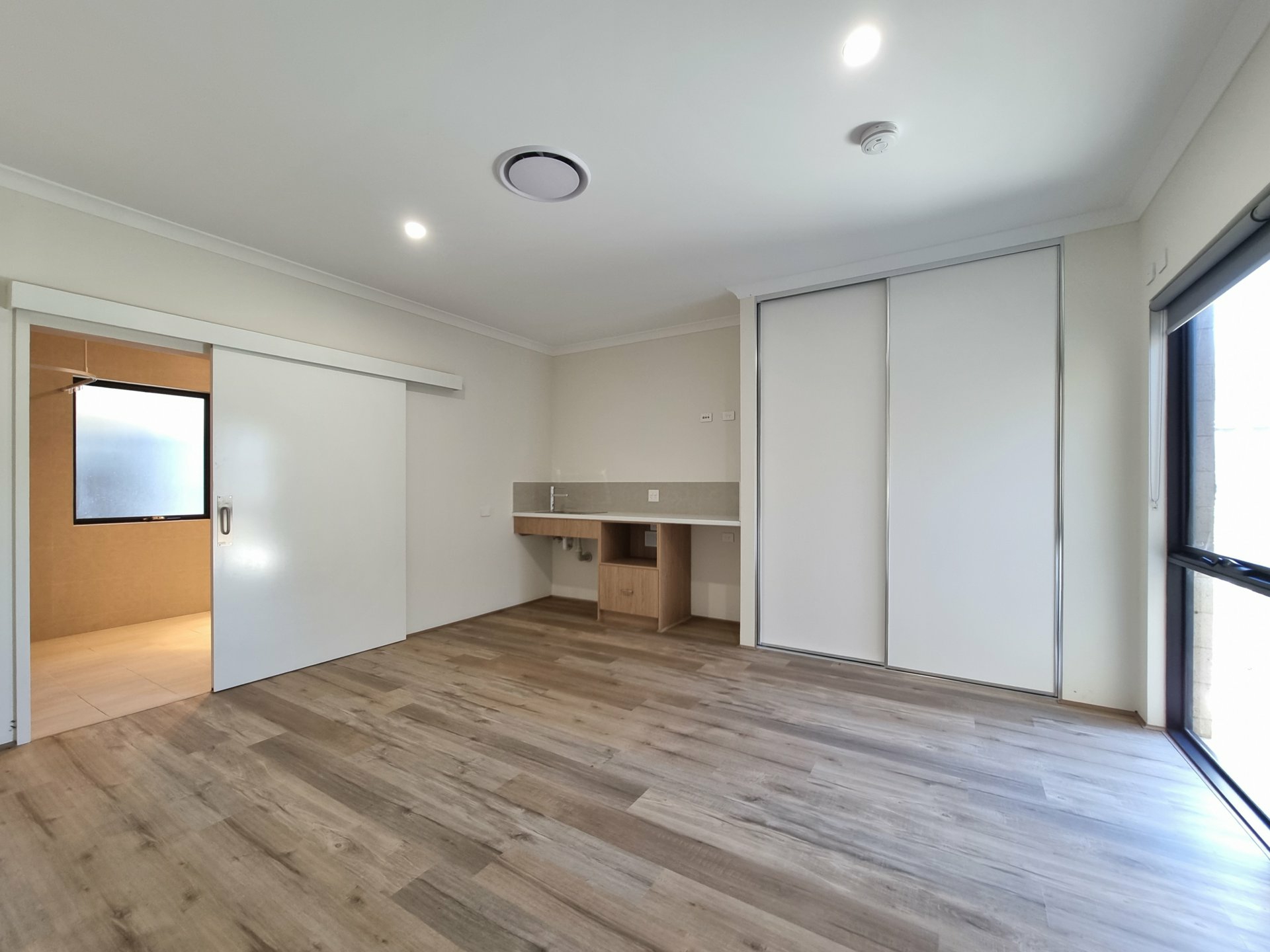23 Lawrence Way — photo 9 of 21