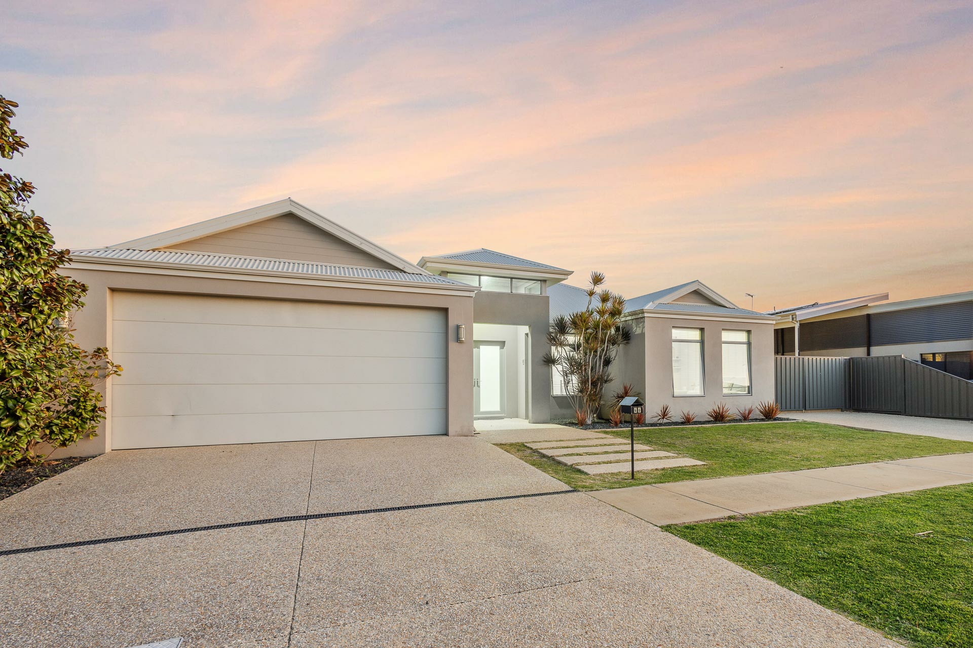 46 West Churchill Avenue, LAKE COOGEE
