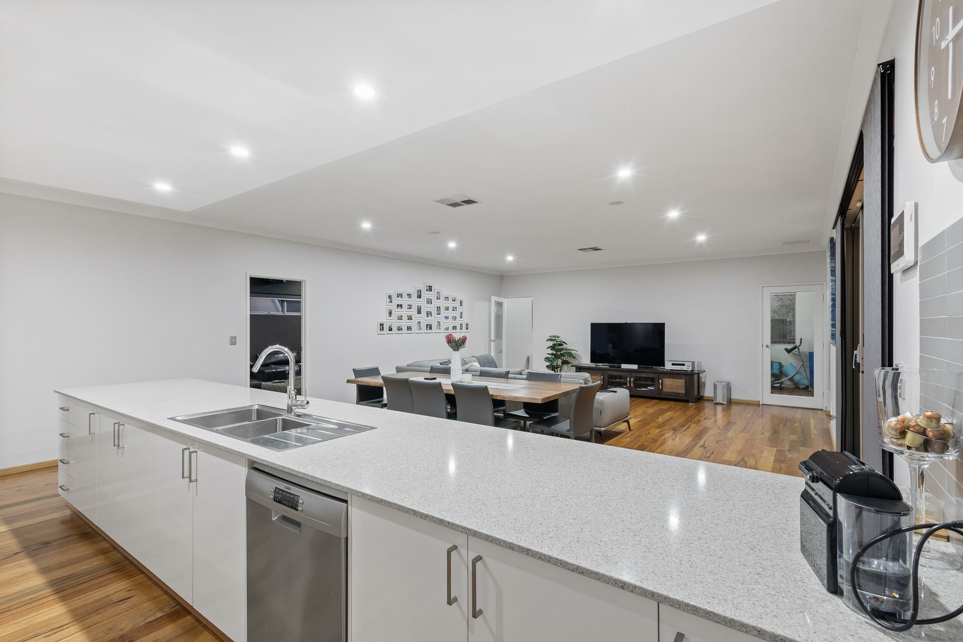 46 West Churchill Avenue, LAKE COOGEE